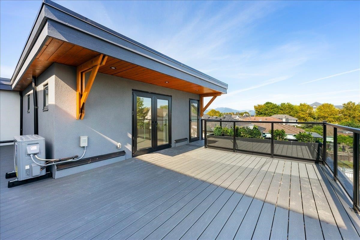 4854 Slocan Street, Vancouver, BC