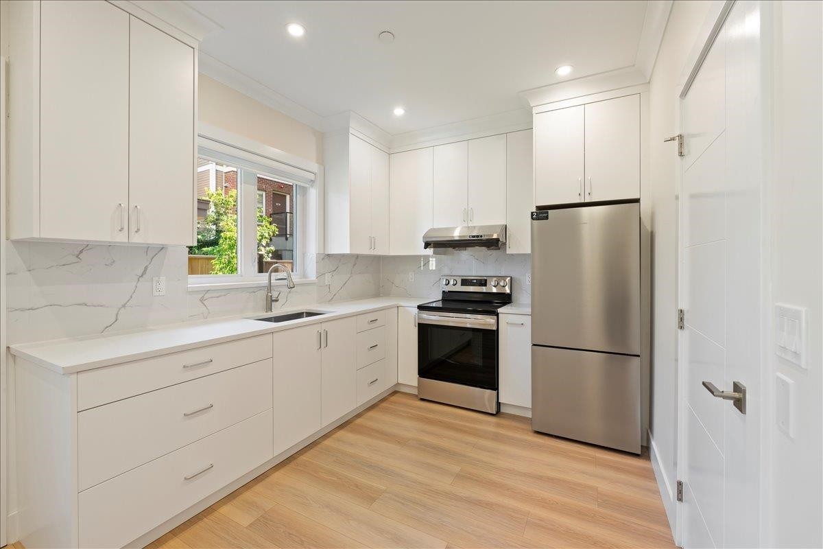 4854 Slocan Street, Vancouver, BC