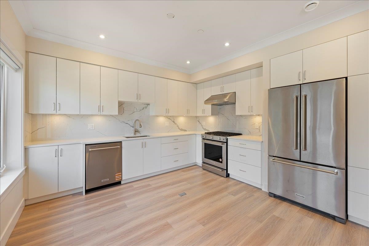 4854 Slocan Street, Vancouver, BC