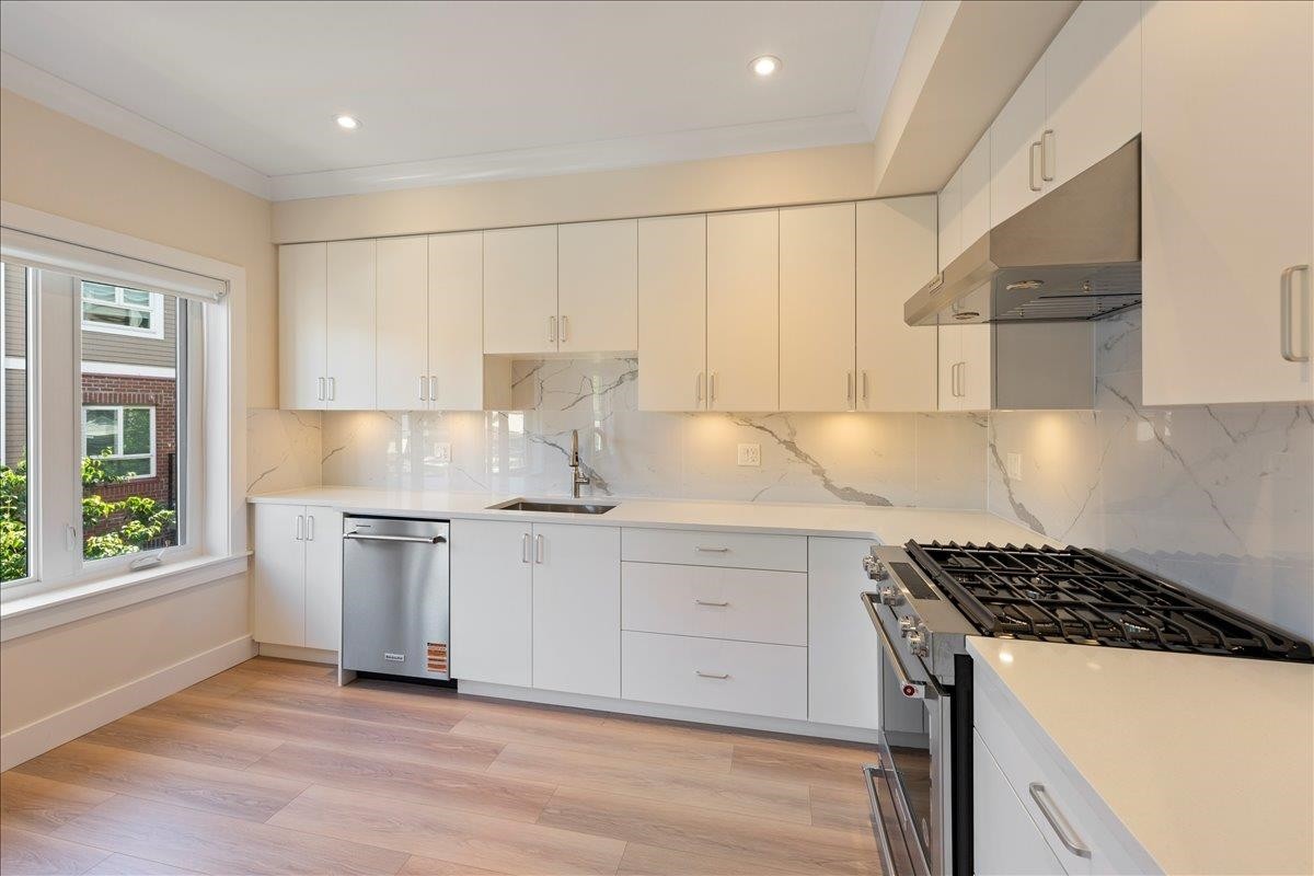 4854 Slocan Street, Vancouver, BC