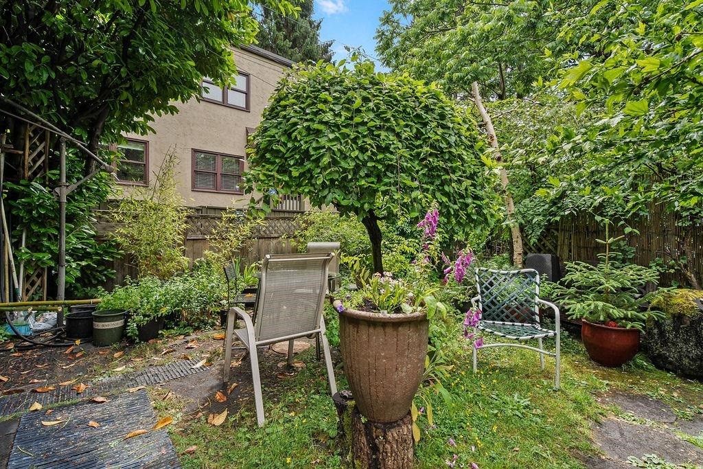 2012 York Avenue, Vancouver, BC