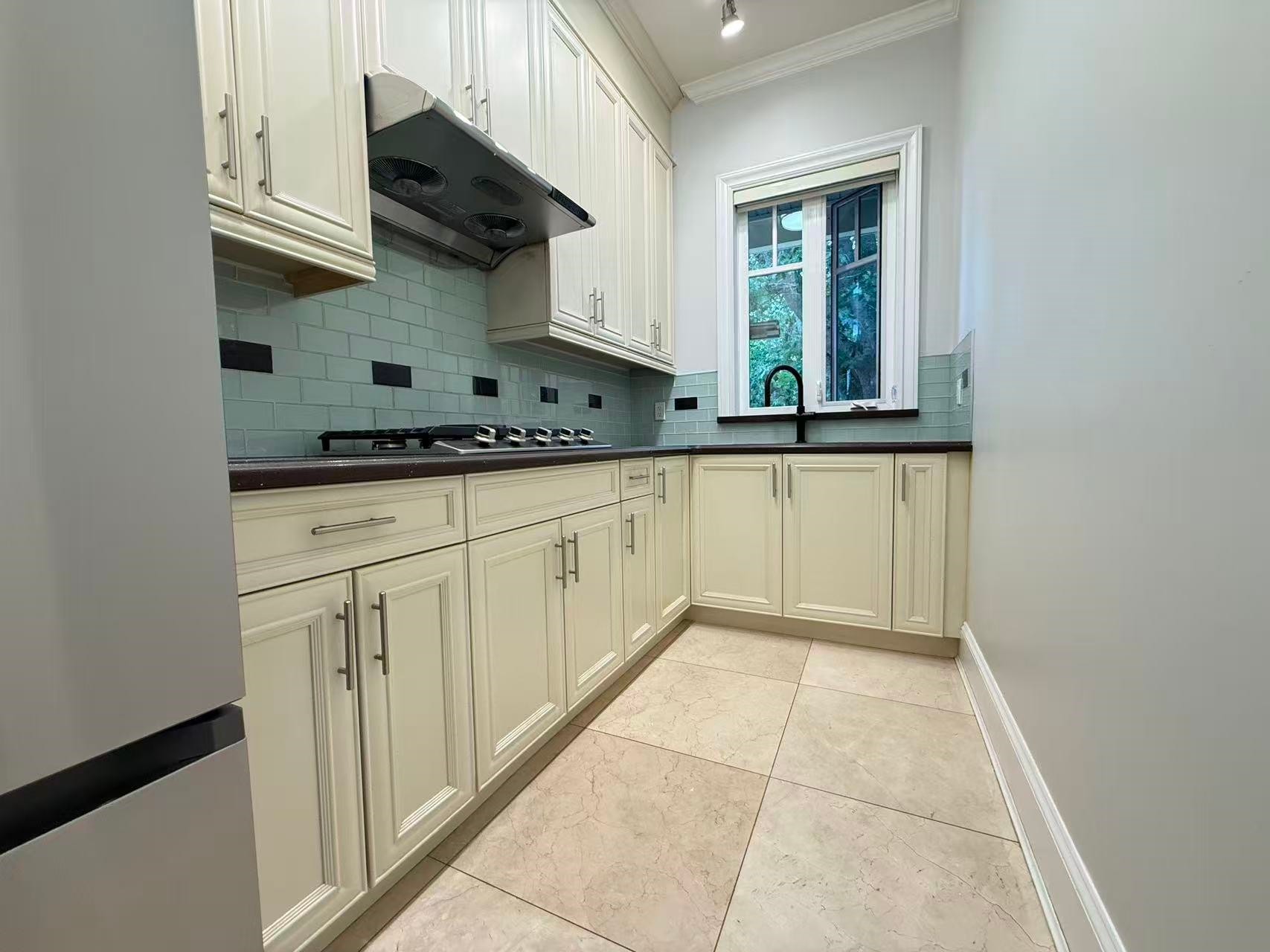 6820 Mayflower Drive, Richmond, BC
