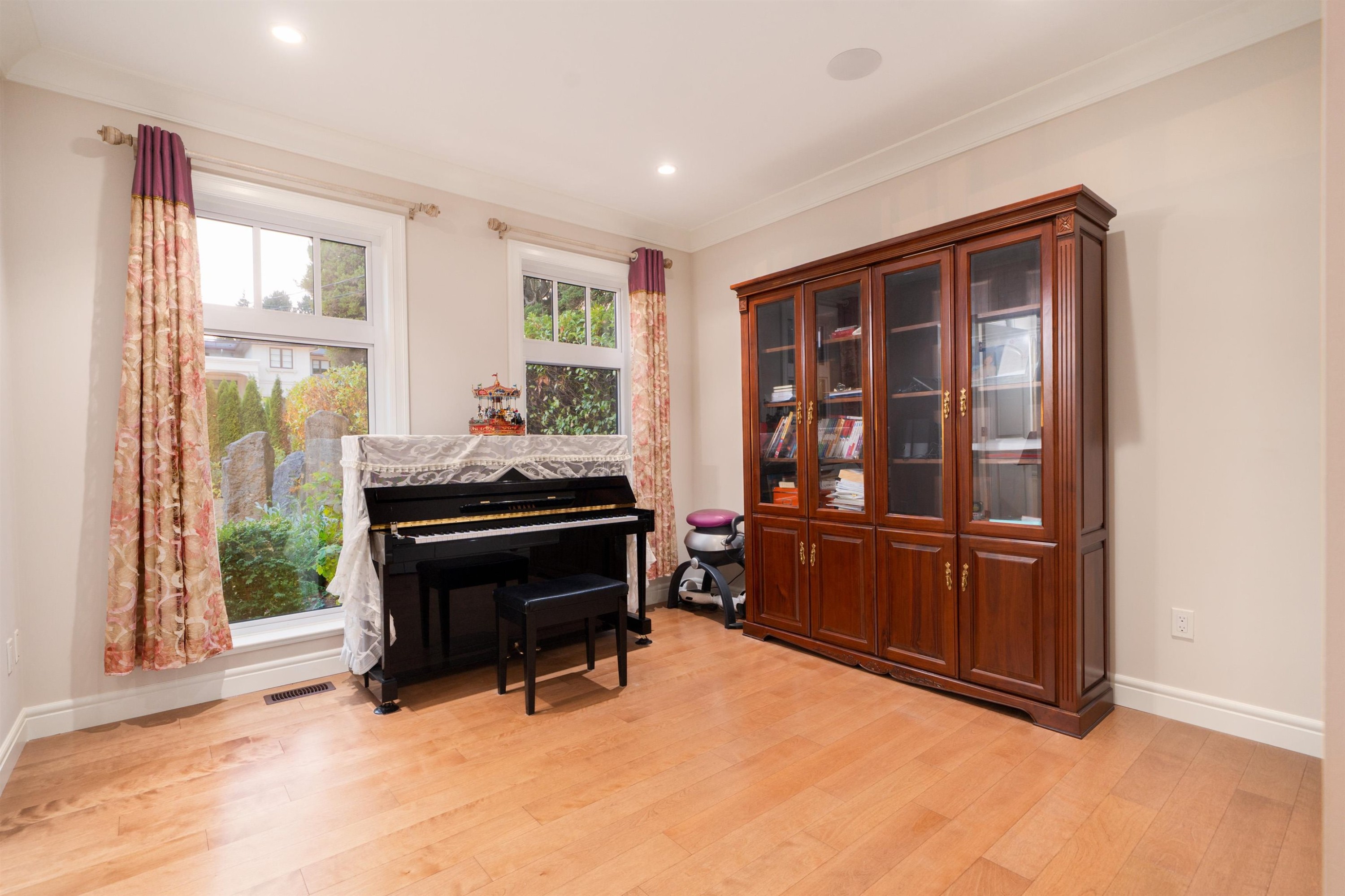 920 3Rd Street, West Vancouver, BC
