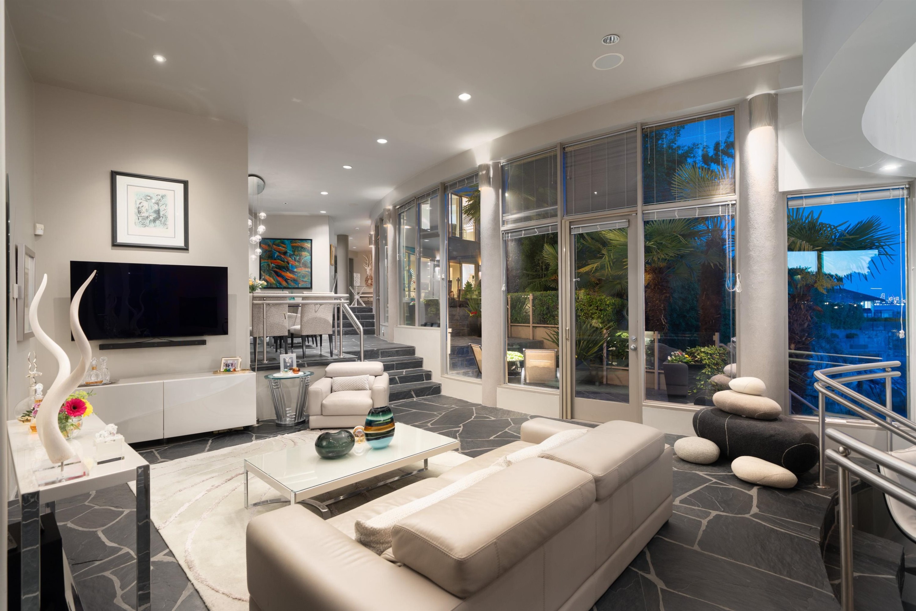3912 Marine Drive, West Vancouver, BC