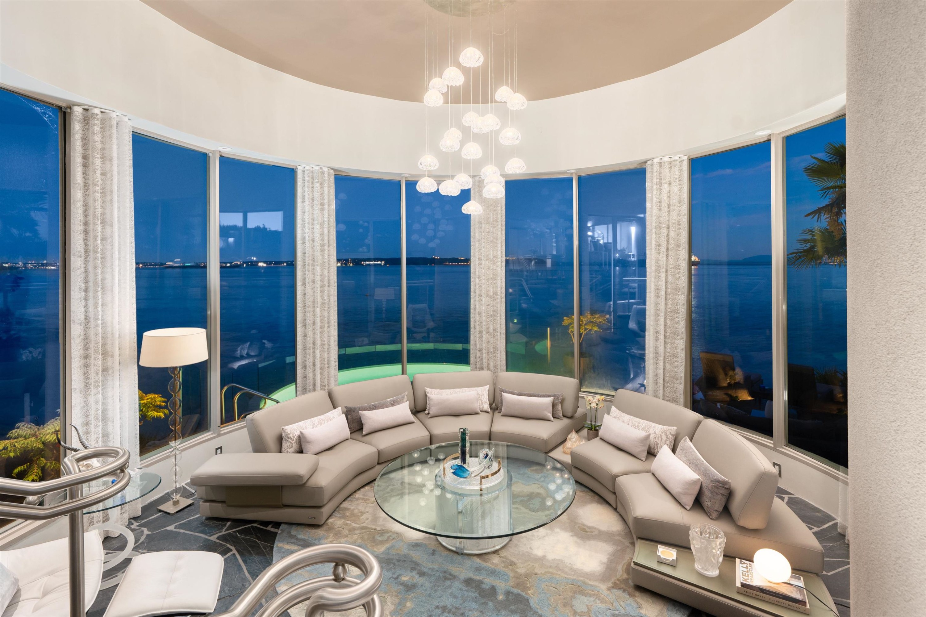 3912 Marine Drive, West Vancouver, BC