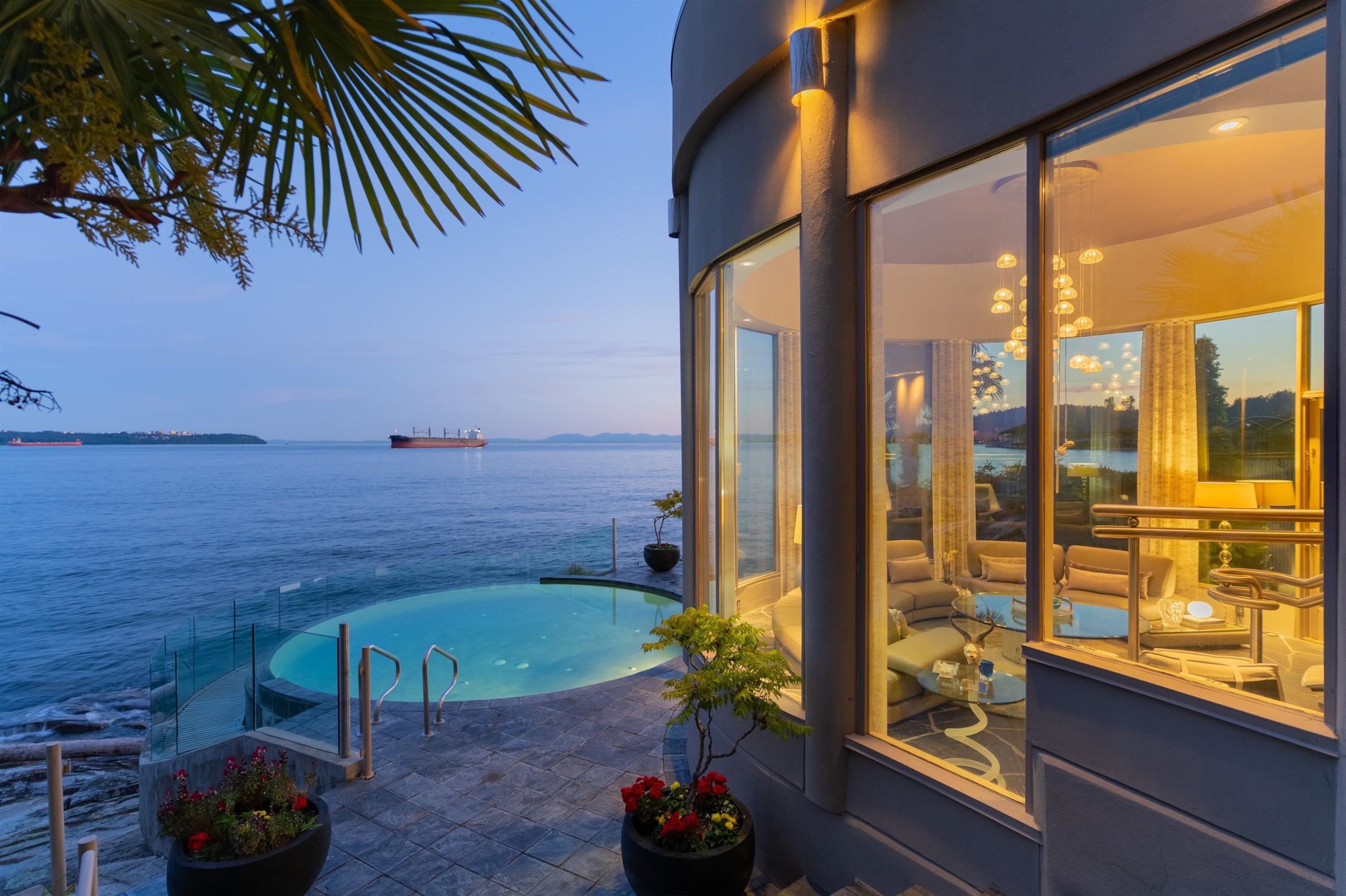 3912 Marine Drive, West Vancouver, BC