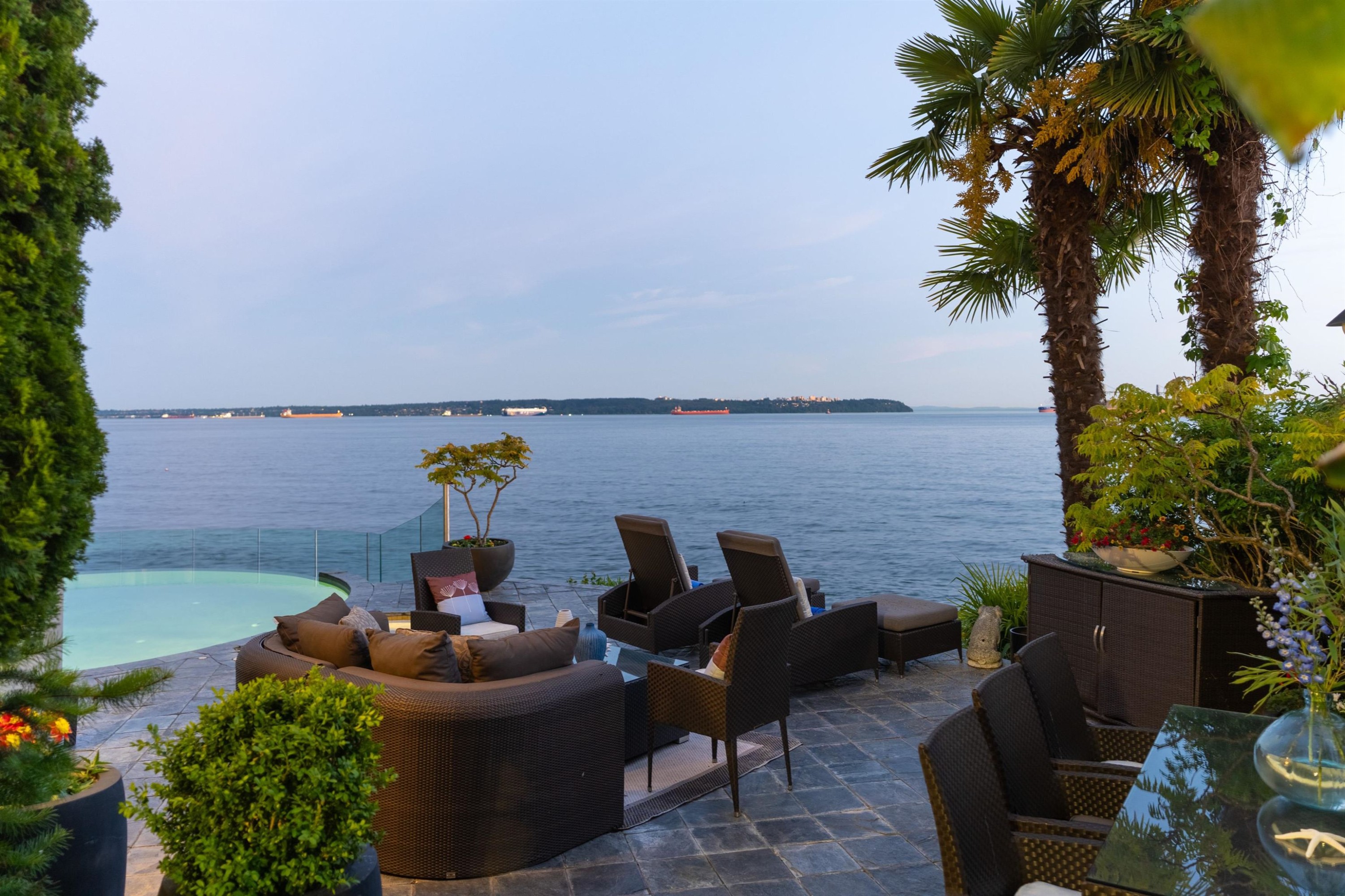 3912 Marine Drive, West Vancouver, BC