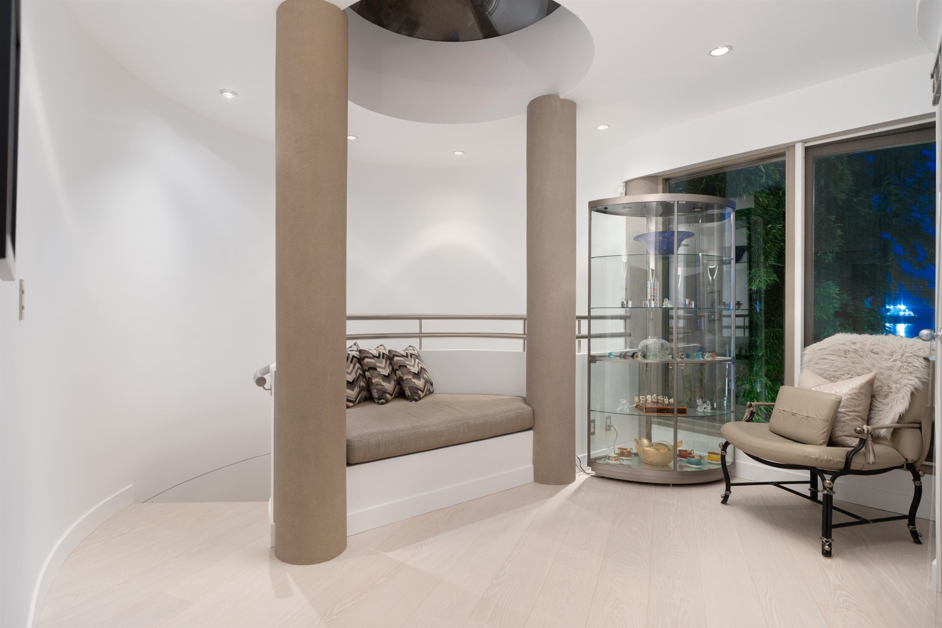 3912 Marine Drive, West Vancouver, BC