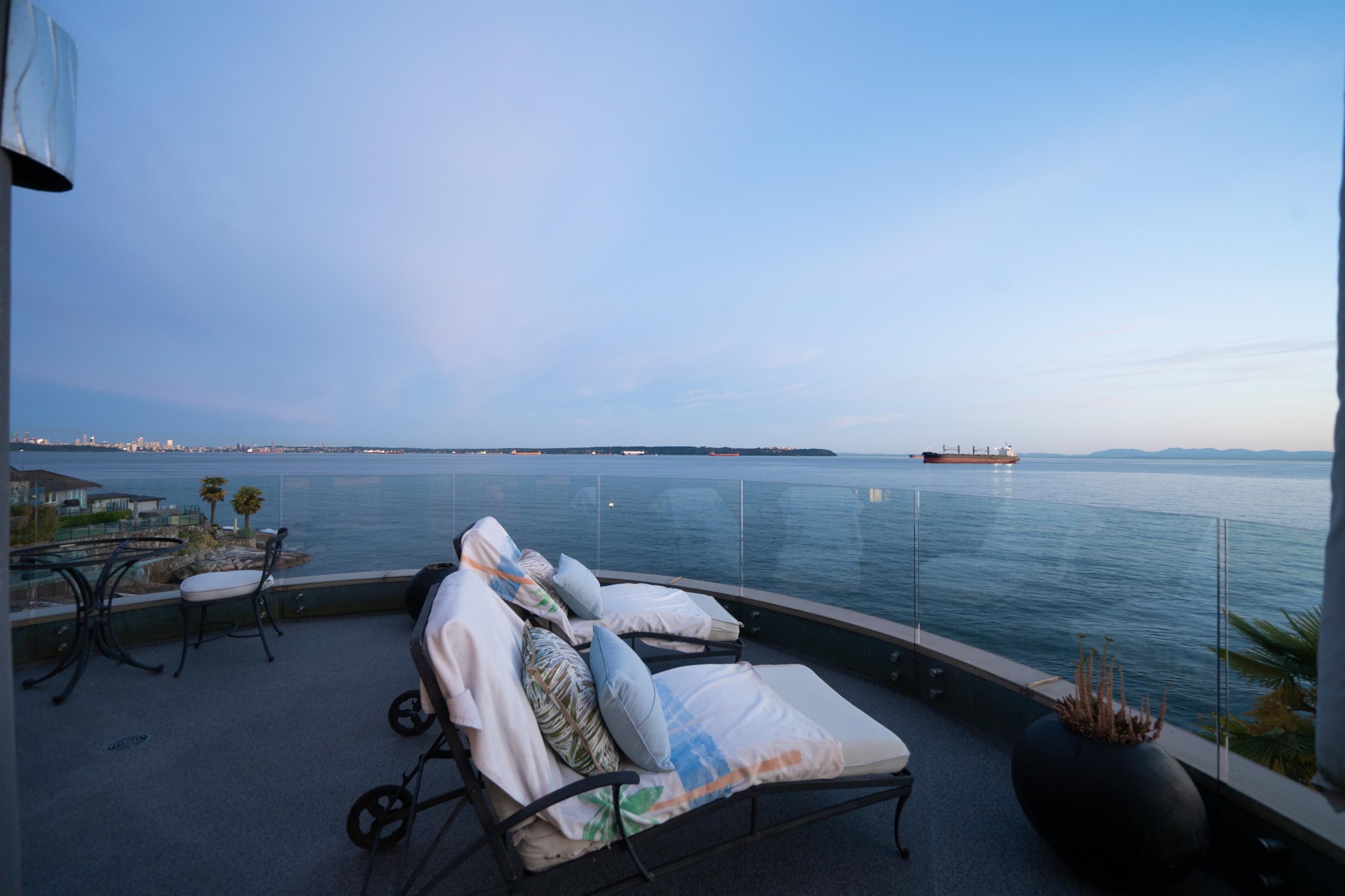 3912 Marine Drive, West Vancouver, BC