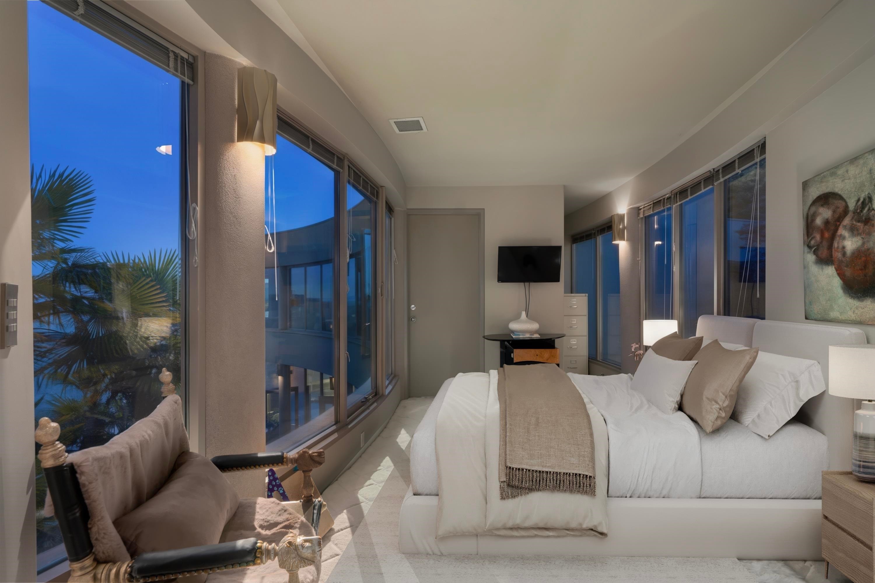 3912 Marine Drive, West Vancouver, BC