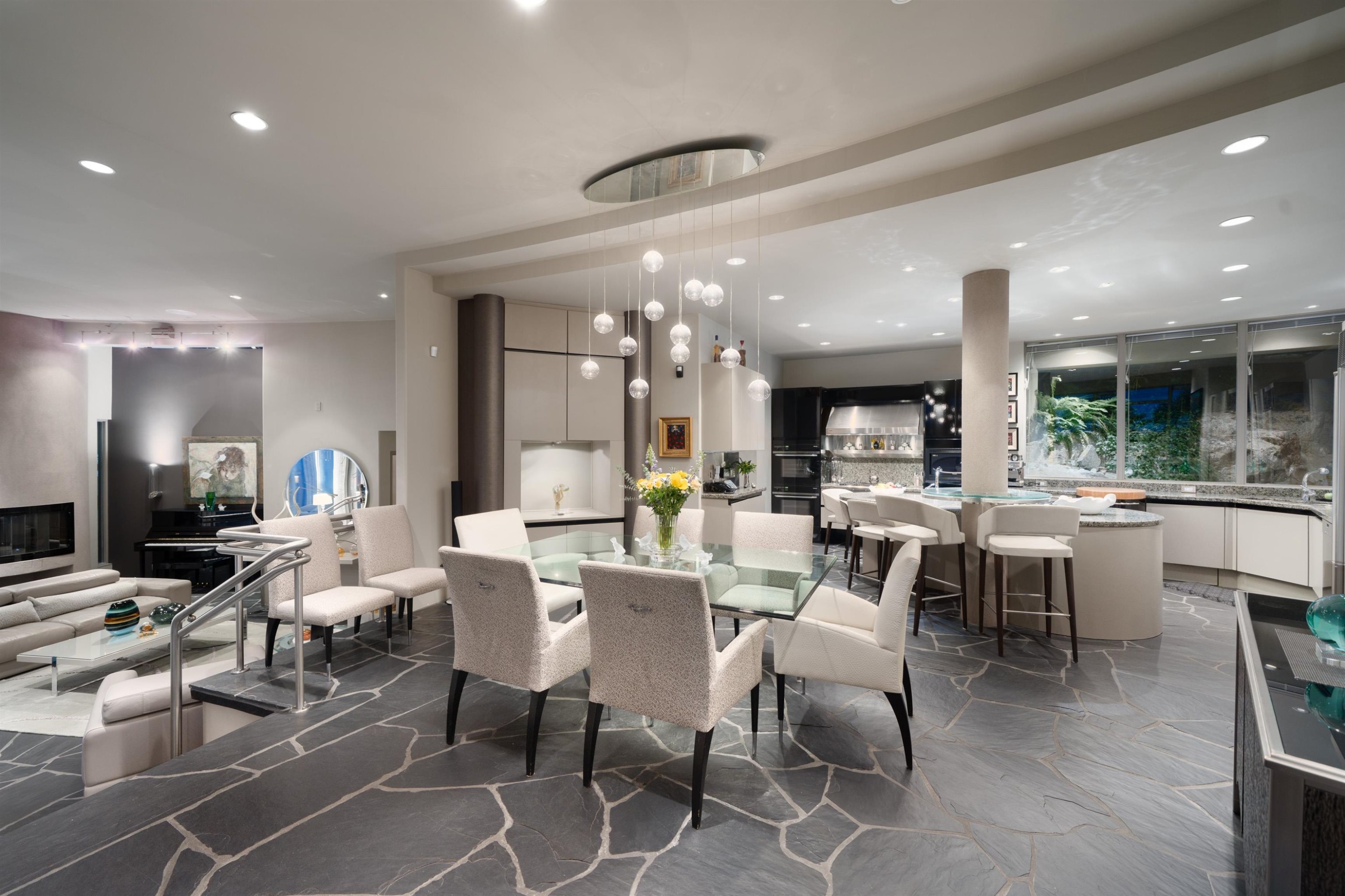 3912 Marine Drive, West Vancouver, BC