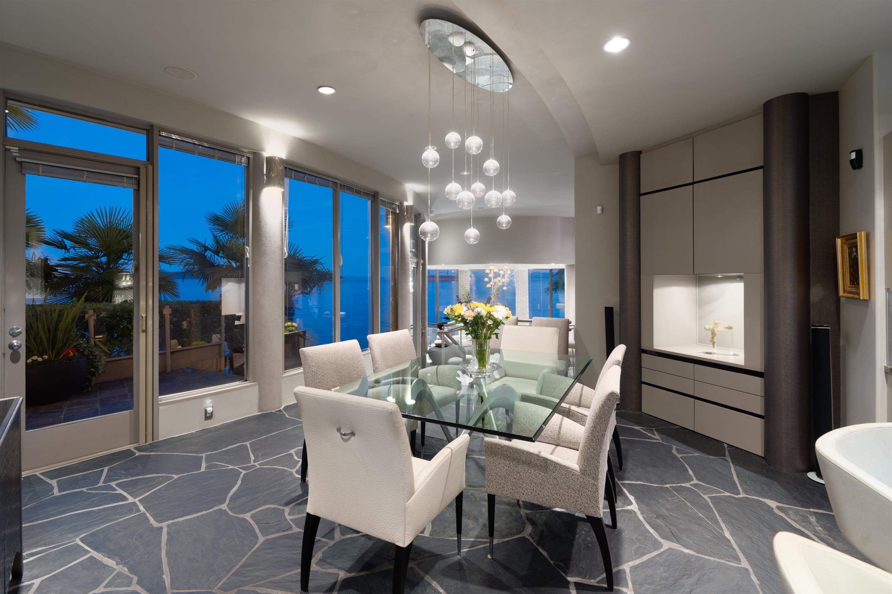 3912 Marine Drive, West Vancouver, BC