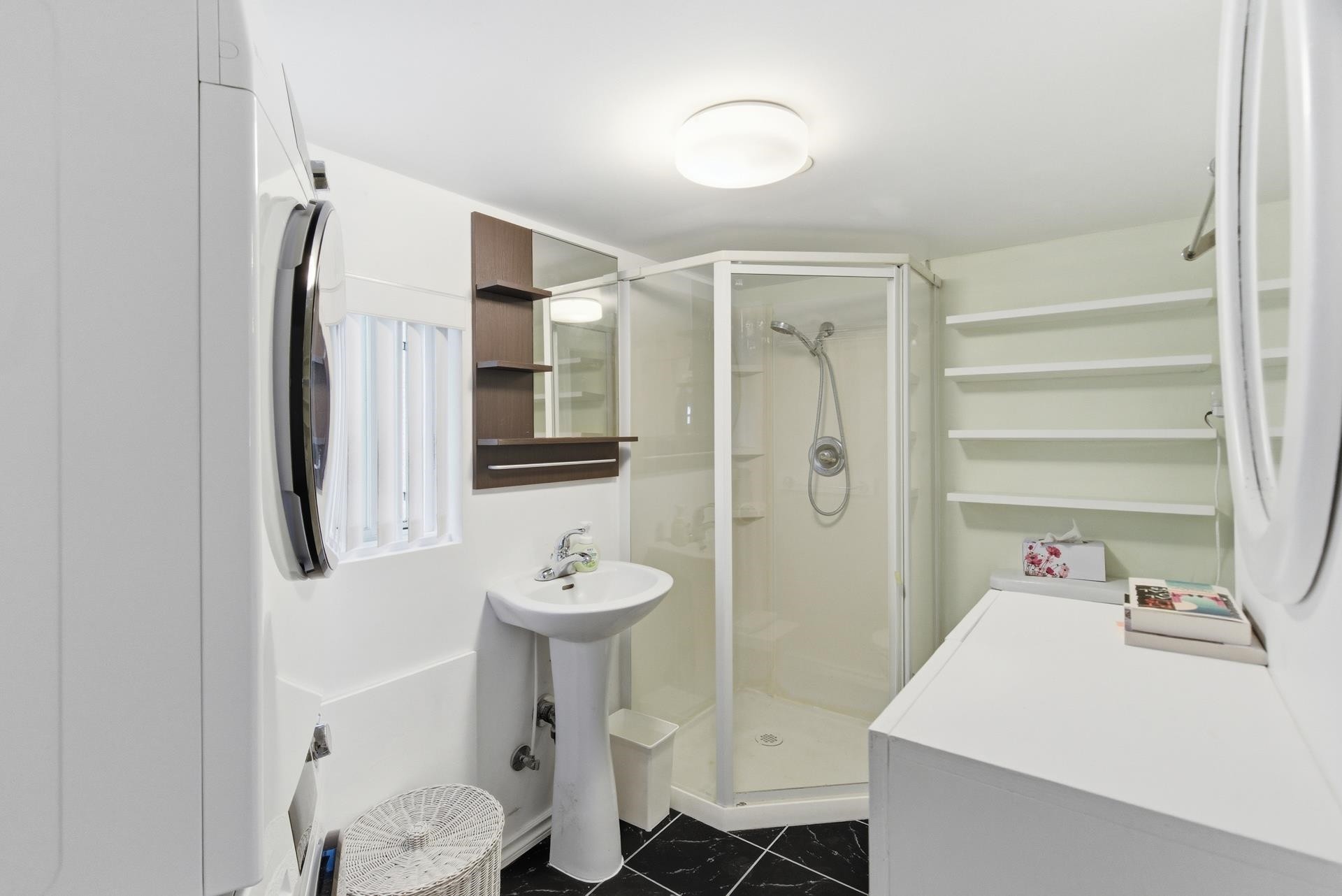 219 38Th Avenue E, Vancouver, BC