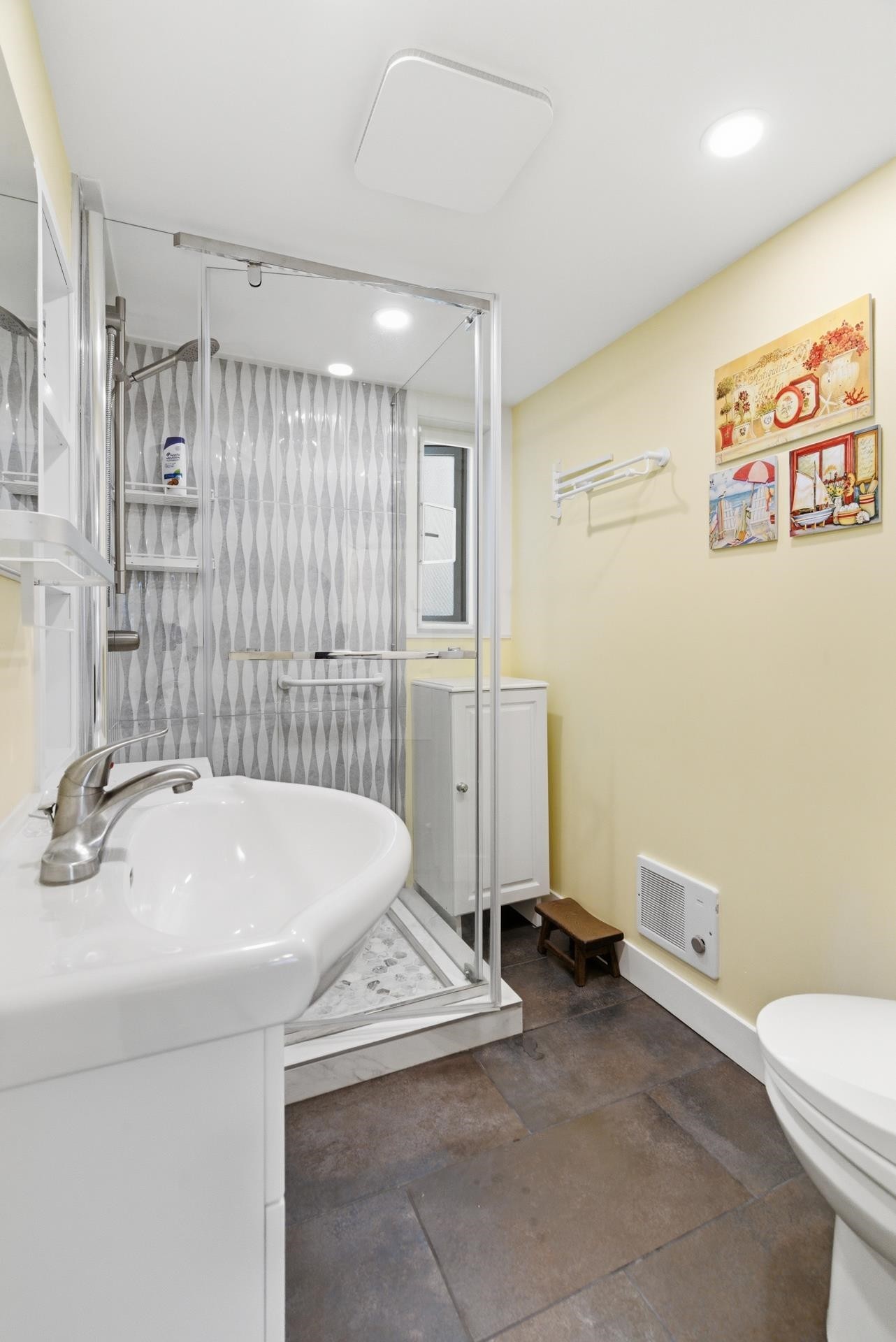 219 38Th Avenue E, Vancouver, BC