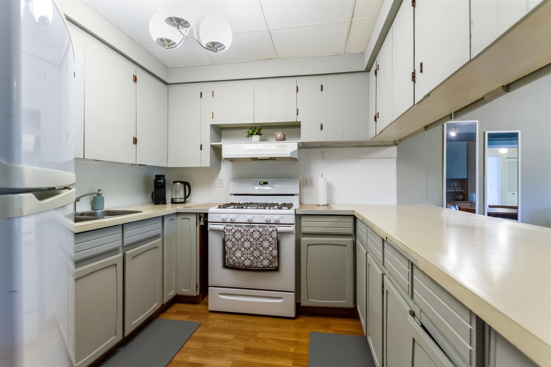 449 Lakeview Street, Coquitlam, BC