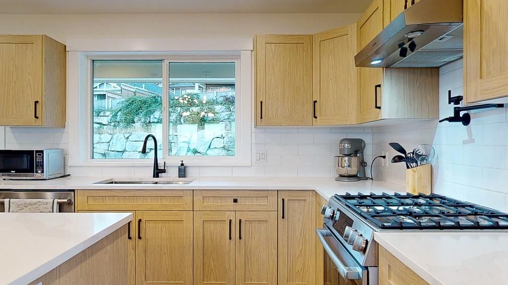5629 Kingbird Crescent, Sechelt, BC