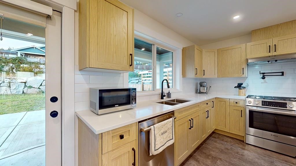 5629 Kingbird Crescent, Sechelt, BC