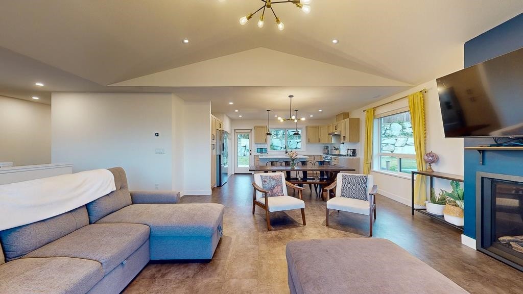 5629 Kingbird Crescent, Sechelt, BC