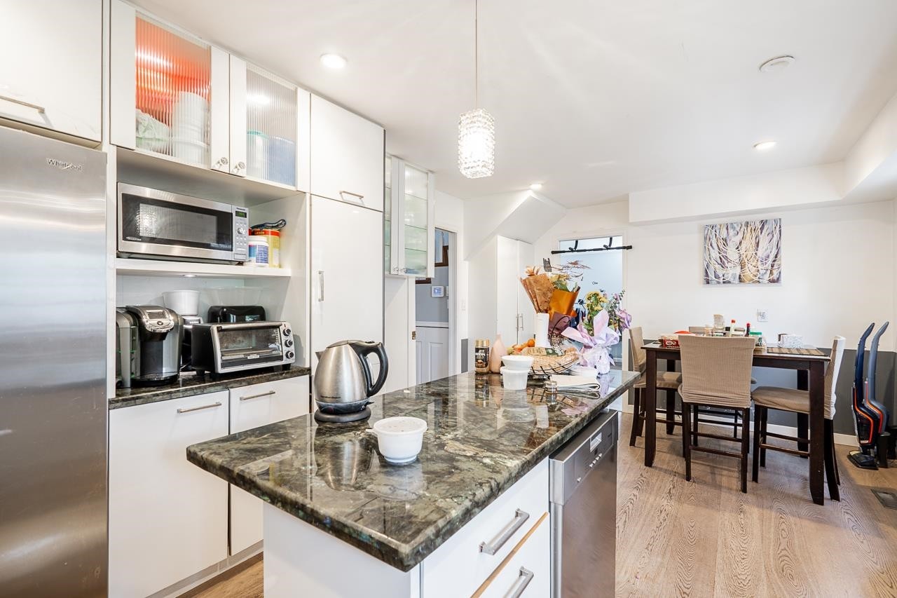 1525 51St Avenue E, Vancouver, BC
