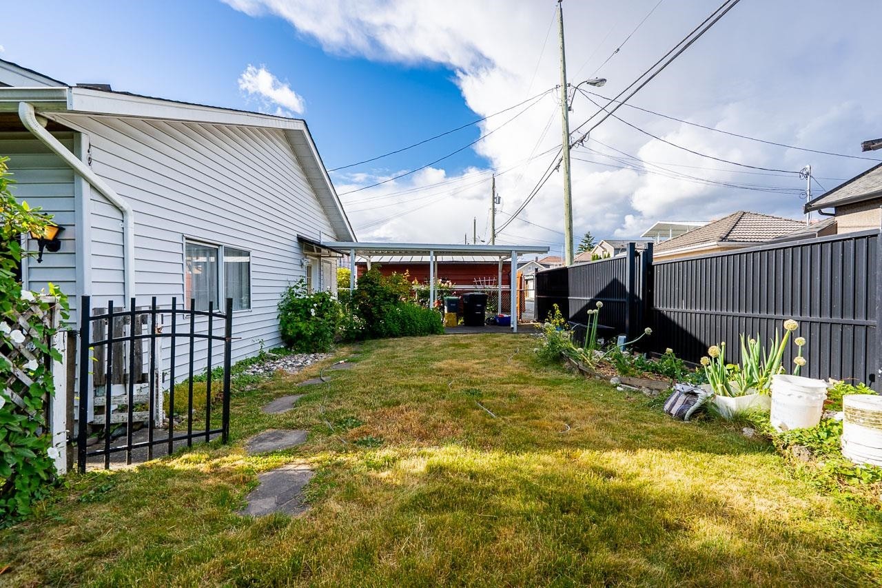 1525 51St Avenue E, Vancouver, BC