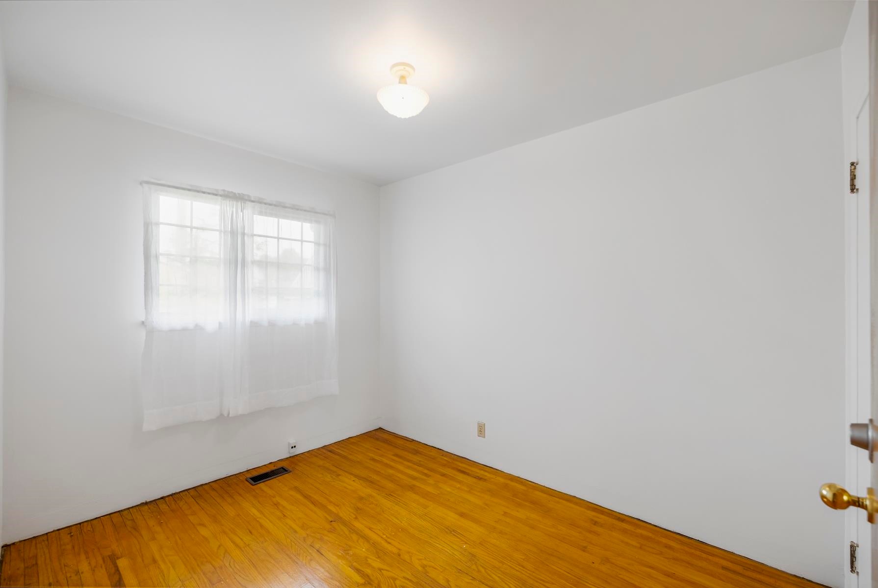 7544 Main Street, Vancouver, BC
