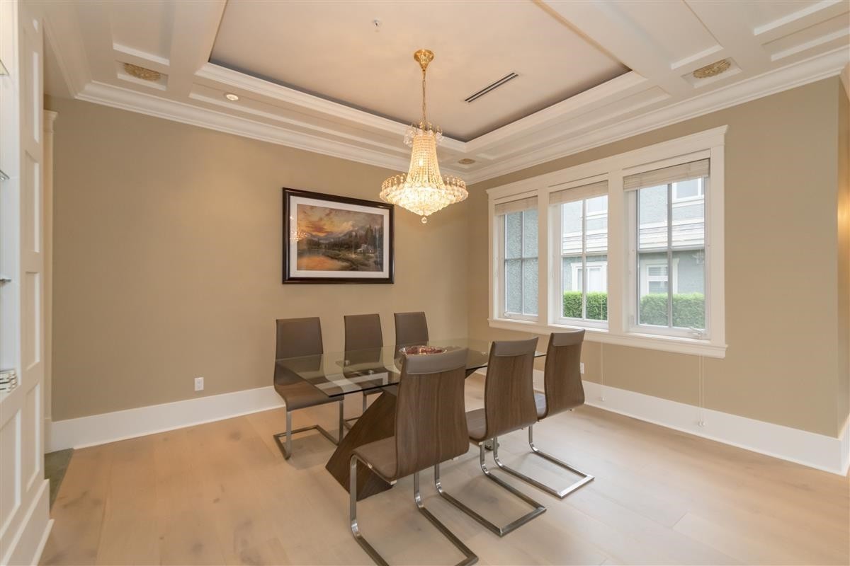 1121 39Th Avenue W, Vancouver, BC