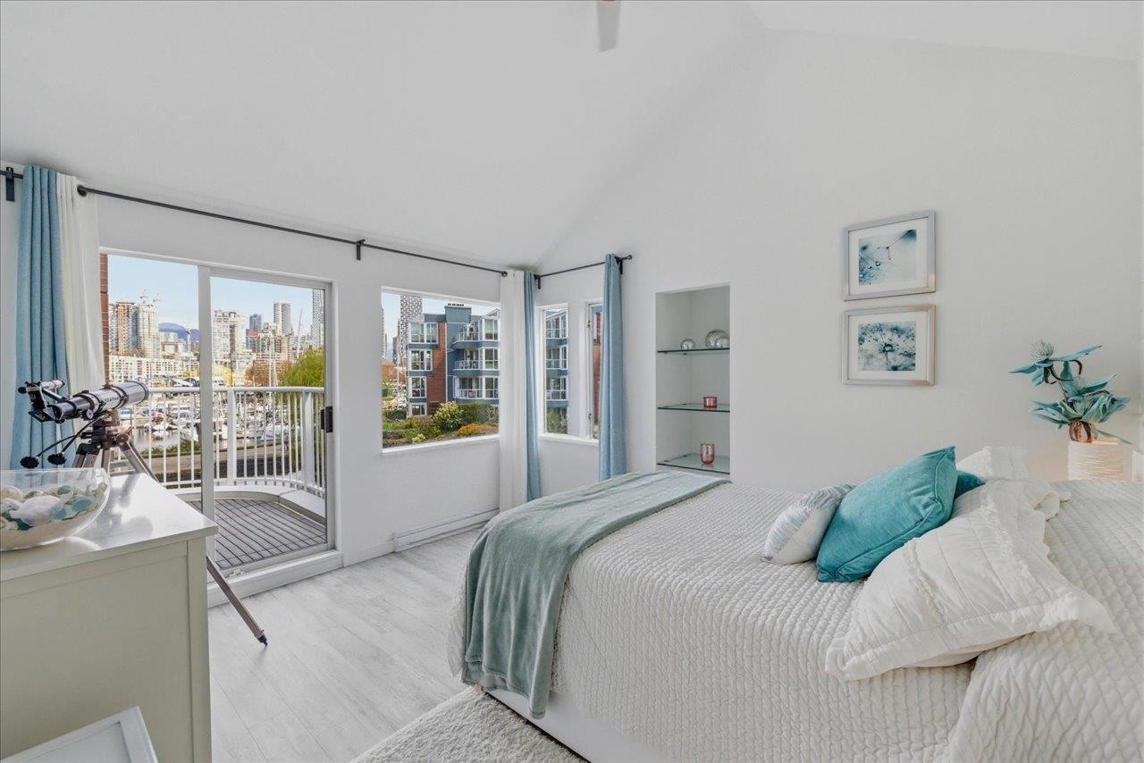 1523 Mariner Walk, Vancouver, BC