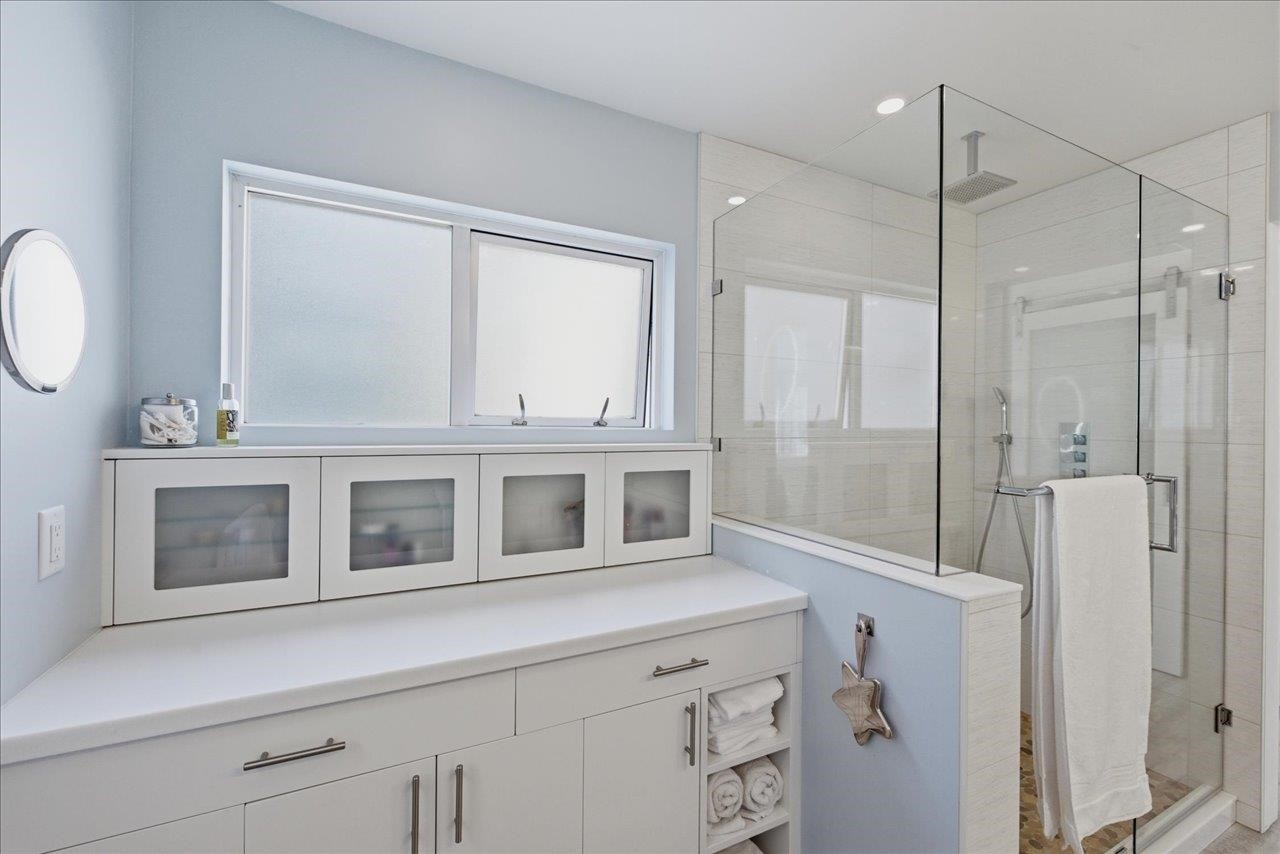 1523 Mariner Walk, Vancouver, BC