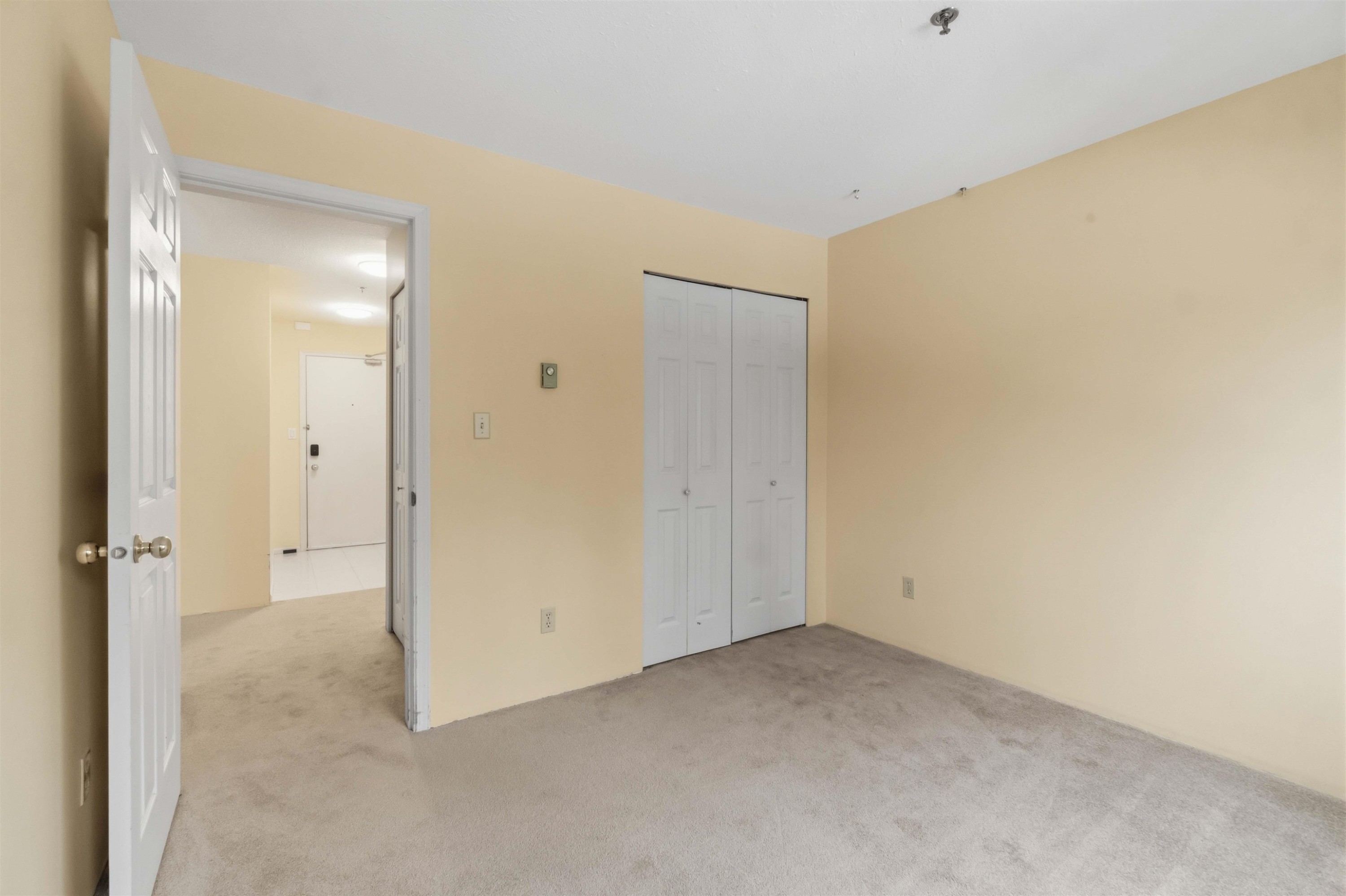 202-1148 Westwood Street, Coquitlam, BC - Indoor Photo Showing Other Room