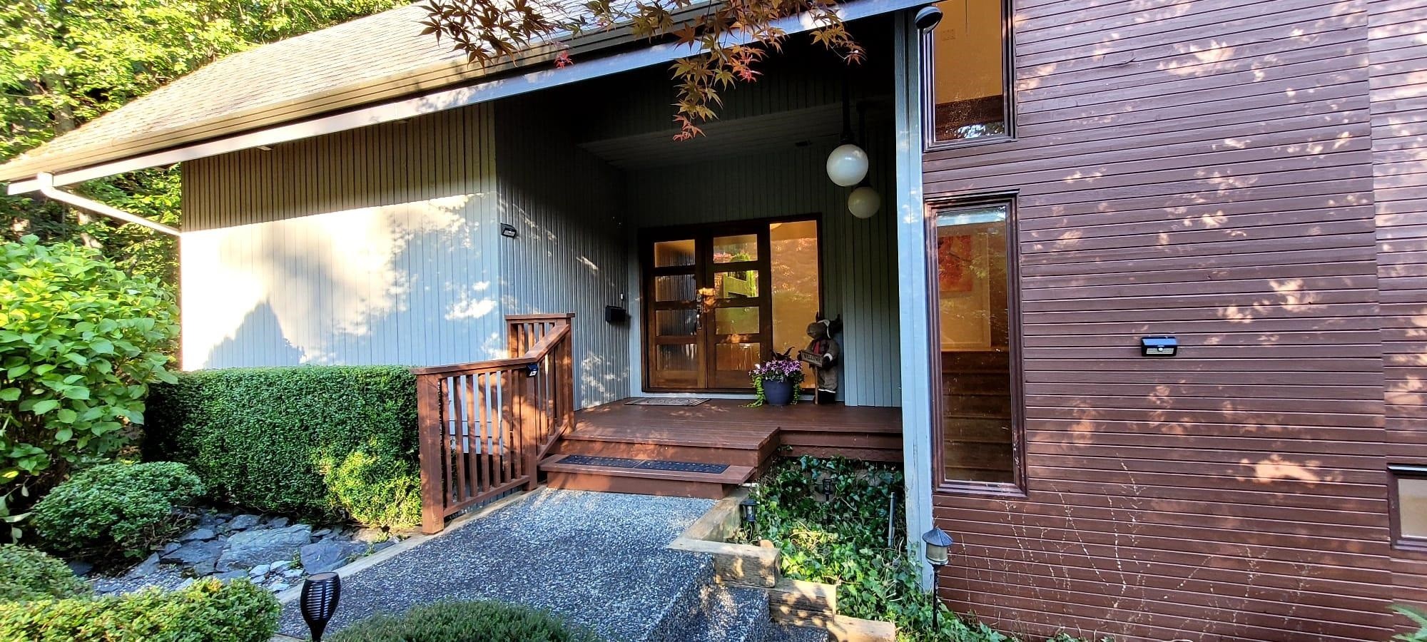 5344 Cliffridge Avenue, North Vancouver, BC