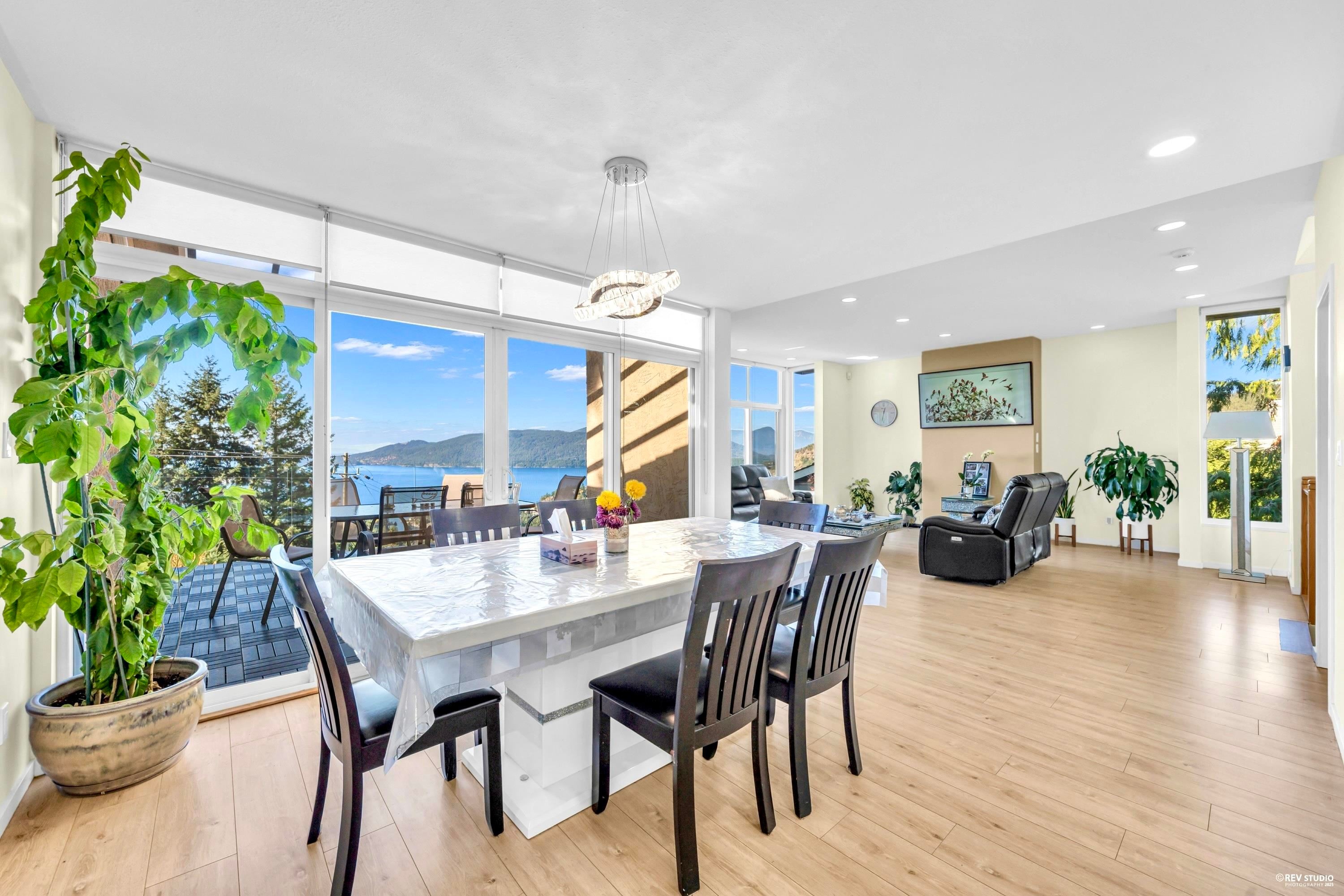 4673 Woodburn Road, West Vancouver, BC