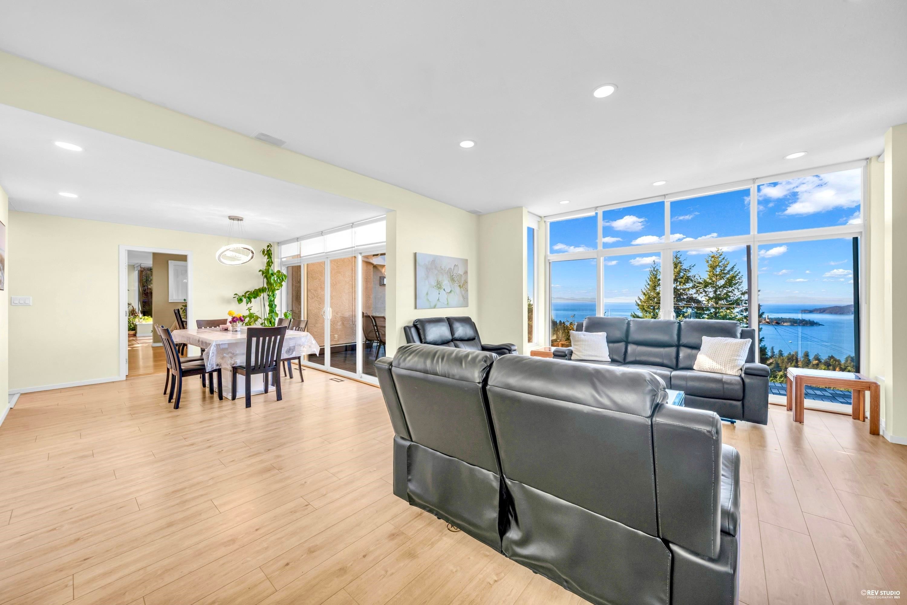 4673 Woodburn Road, West Vancouver, BC
