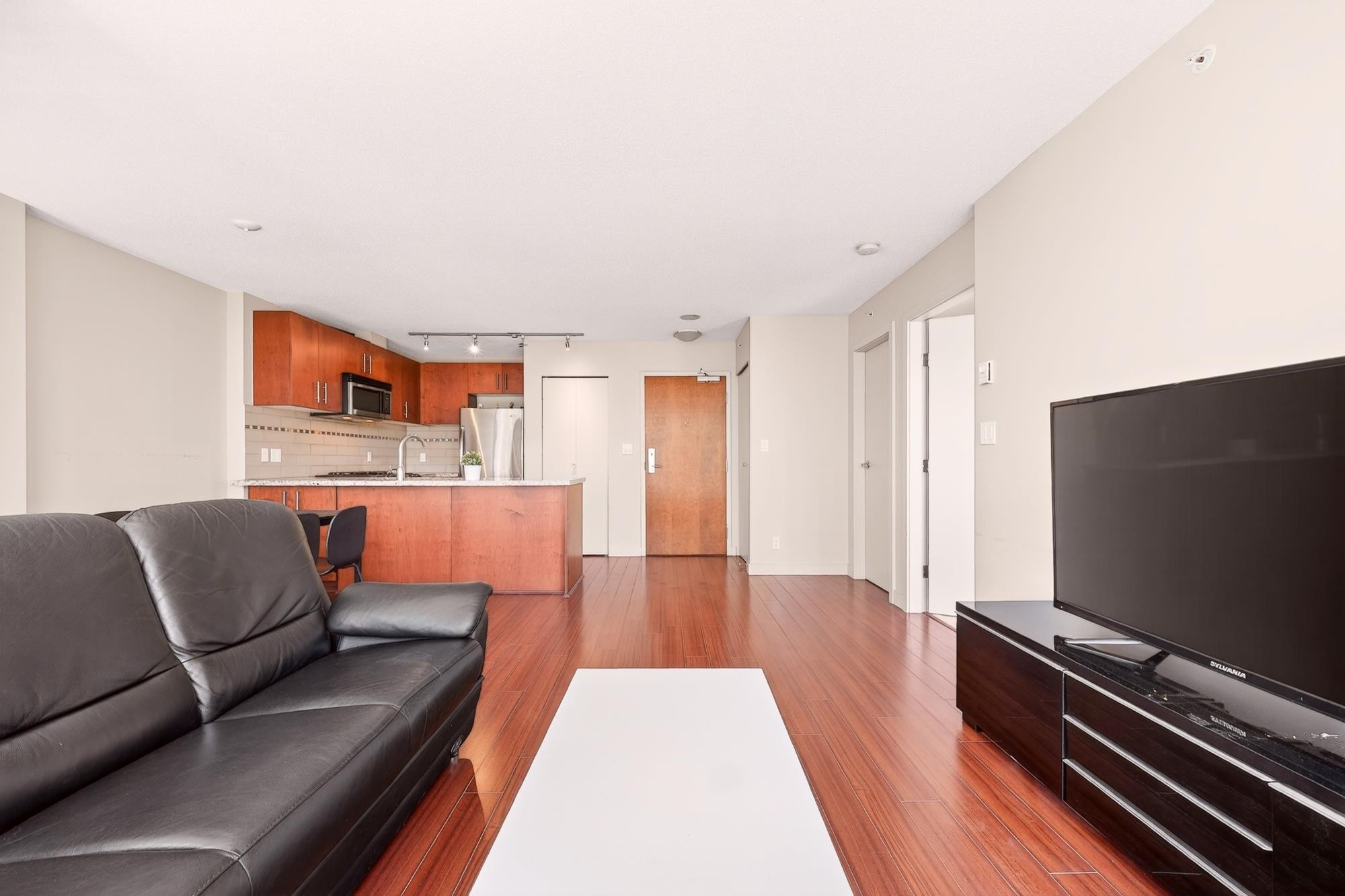 606-8280 Lansdowne Road, Richmond, BC