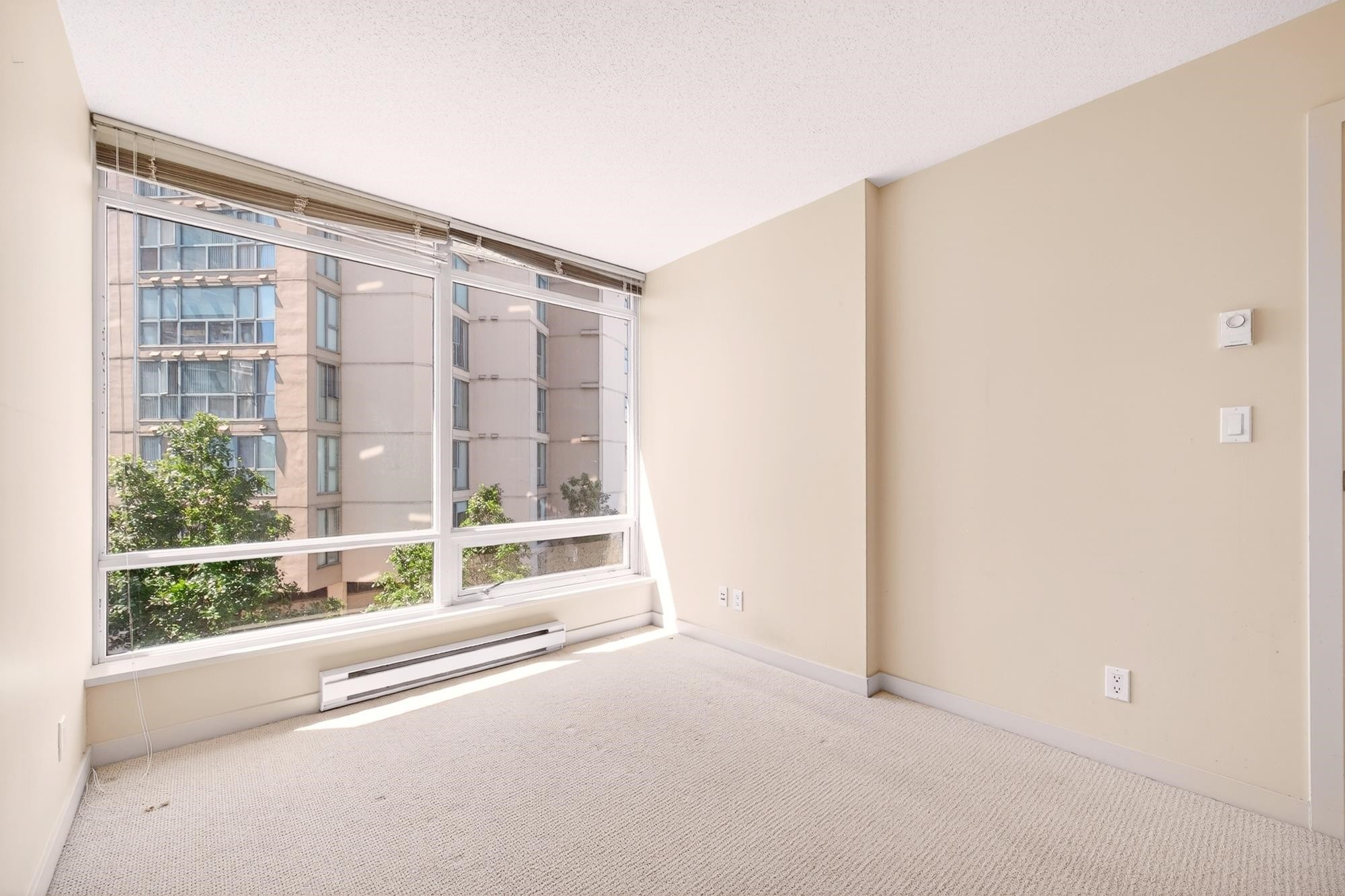 606-8280 Lansdowne Road, Richmond, BC