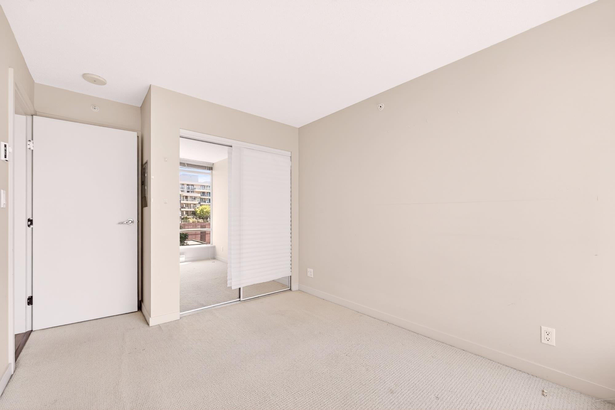 606-8280 Lansdowne Road, Richmond, BC