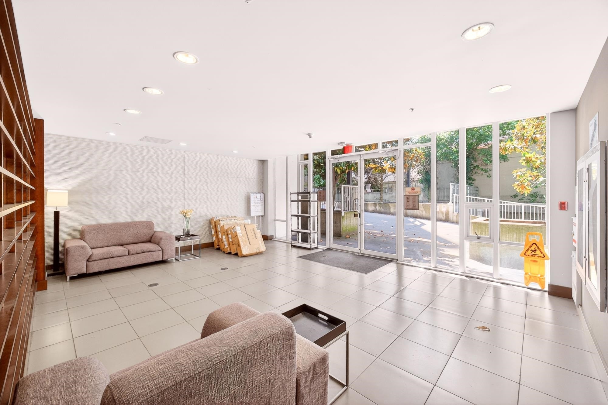 606-8280 Lansdowne Road, Richmond, BC