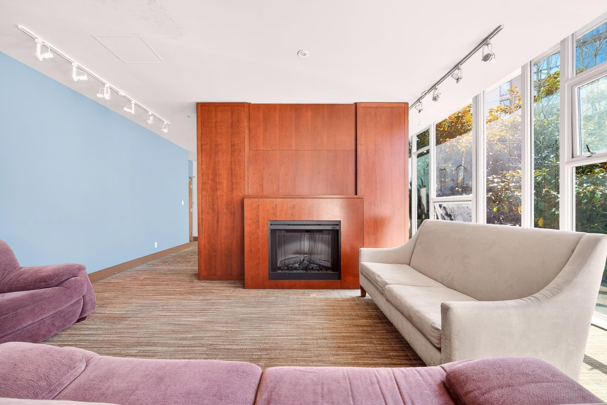 606-8280 Lansdowne Road, Richmond, BC