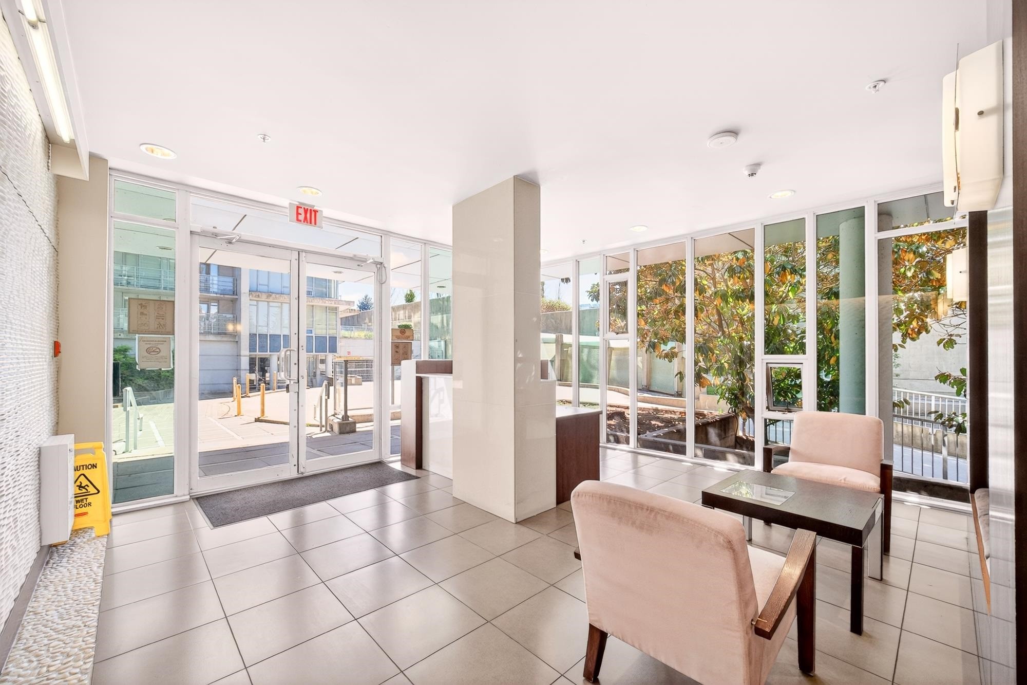 606-8280 Lansdowne Road, Richmond, BC