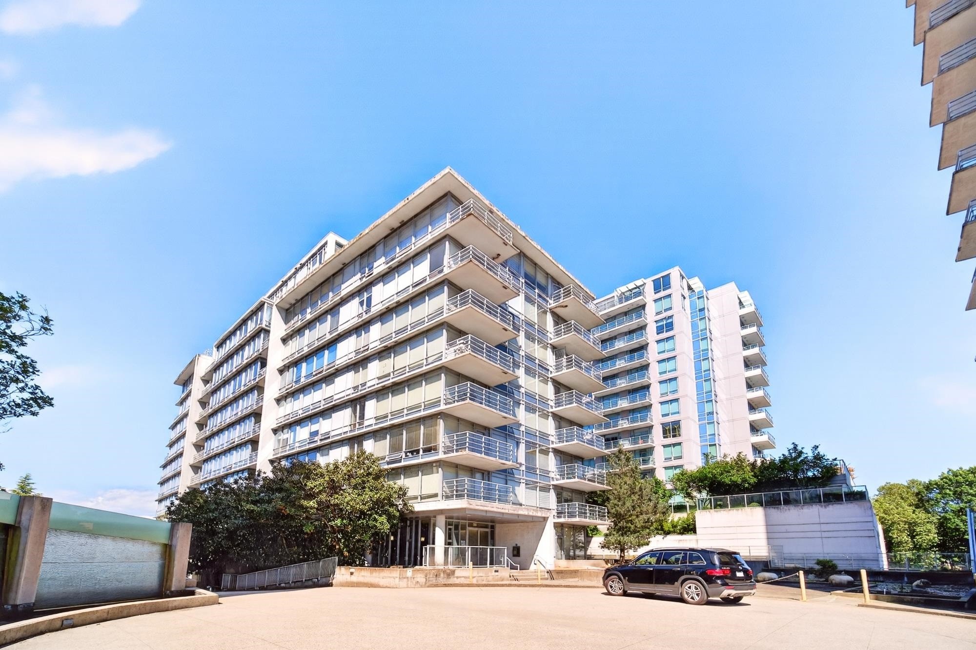 606-8280 Lansdowne Road, Richmond, BC