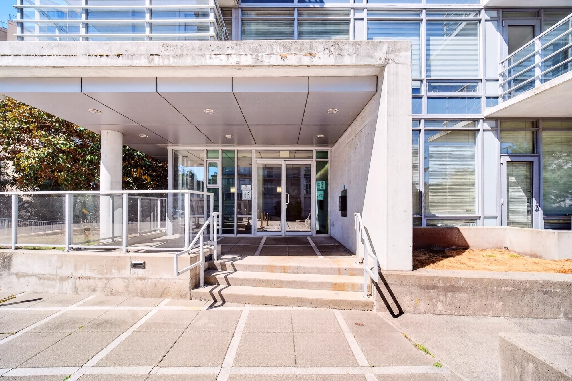 606-8280 Lansdowne Road, Richmond, BC