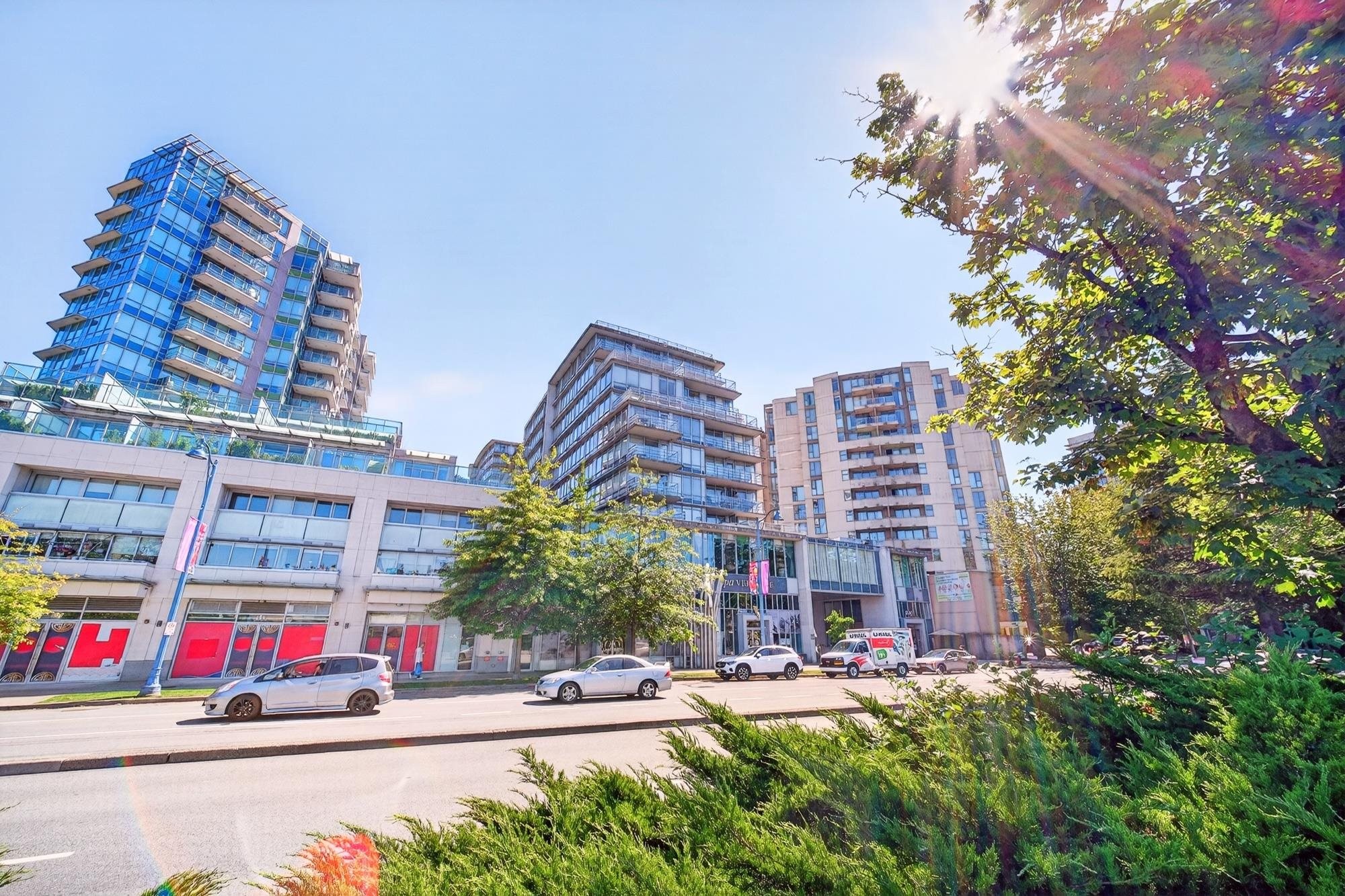 606-8280 Lansdowne Road, Richmond, BC