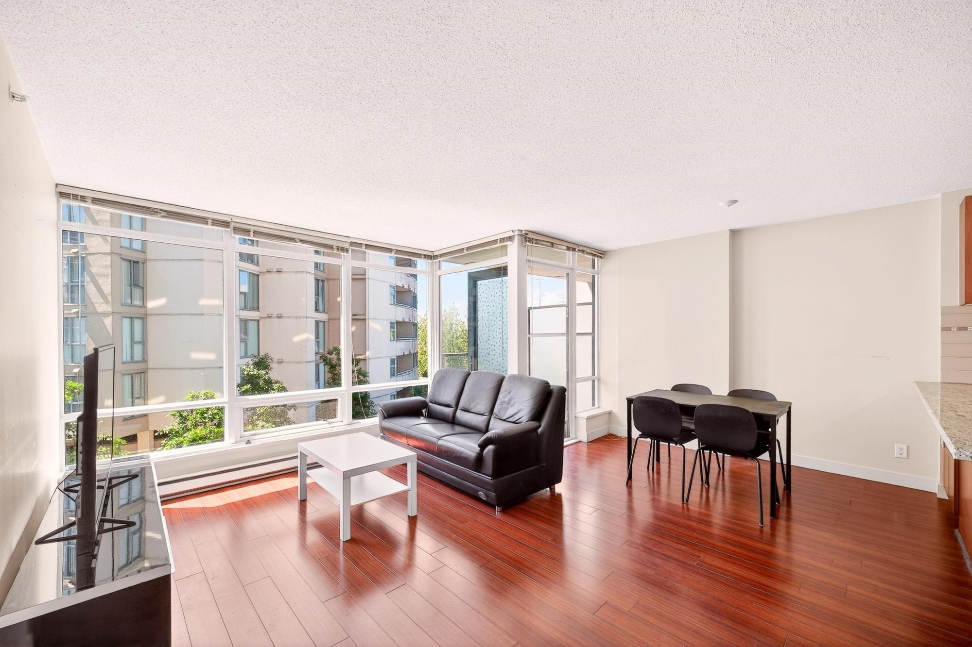 606-8280 Lansdowne Road, Richmond, BC