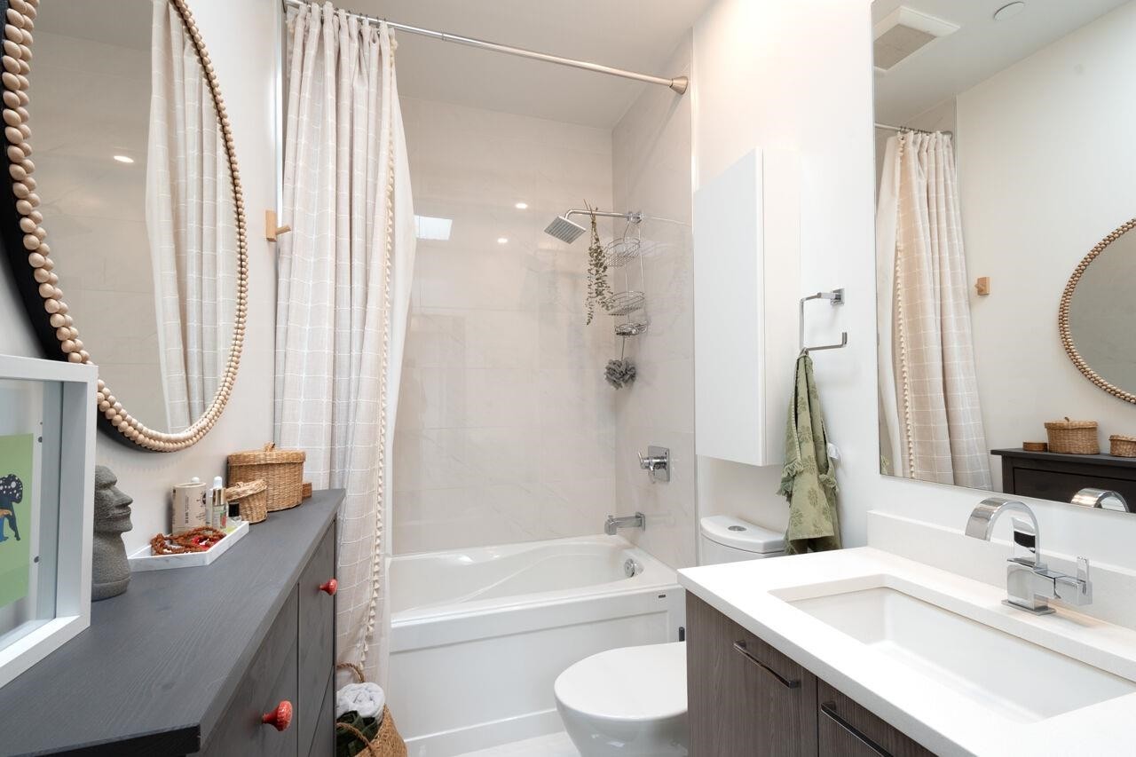 Ph2-979 19Th Avenue E, Vancouver, BC