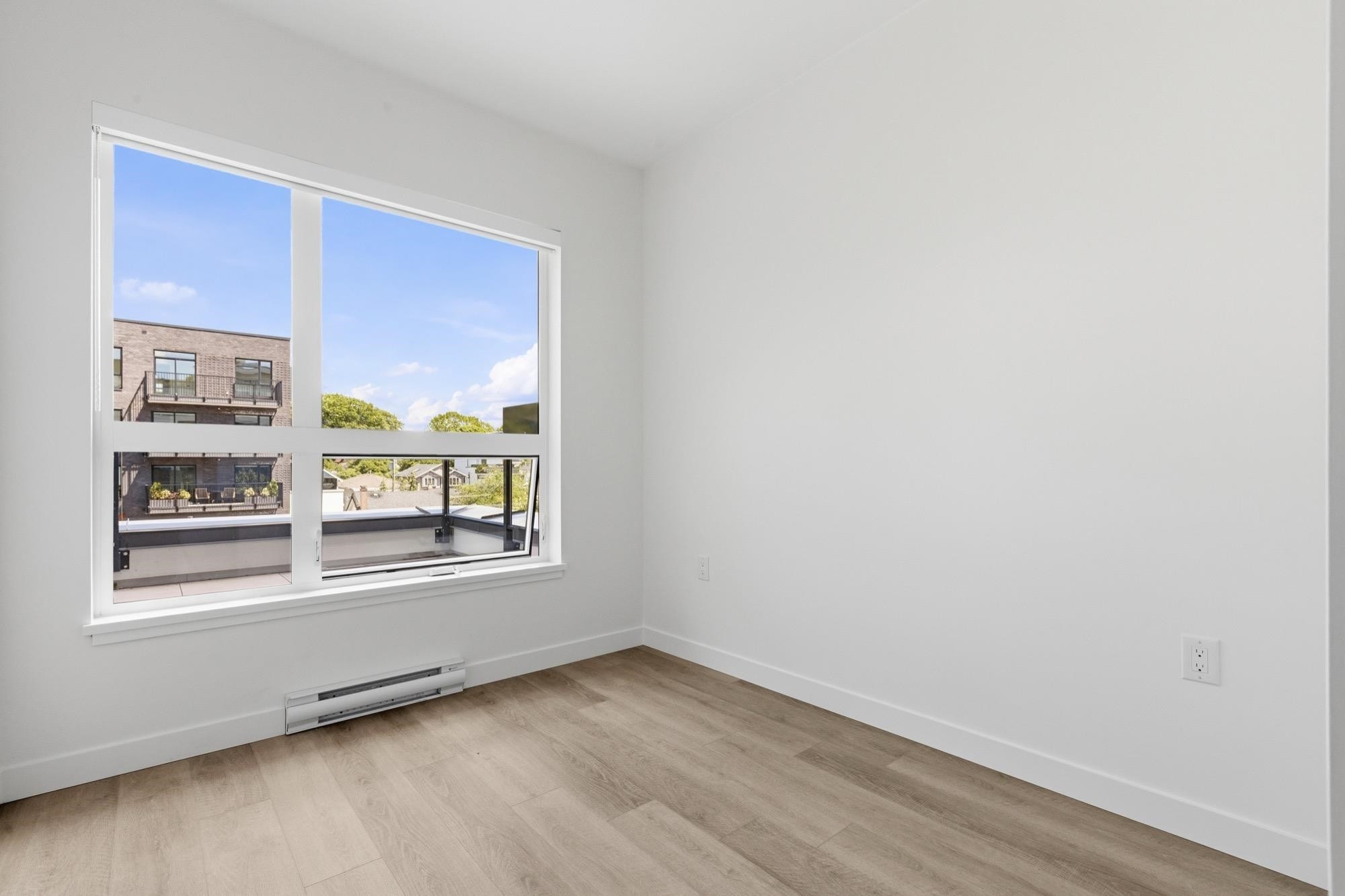 403-2268 Broadway E, Vancouver, BC