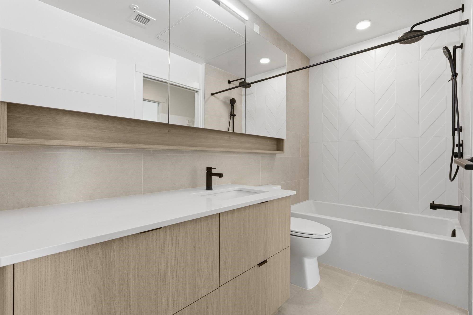 403-2268 Broadway E, Vancouver, BC