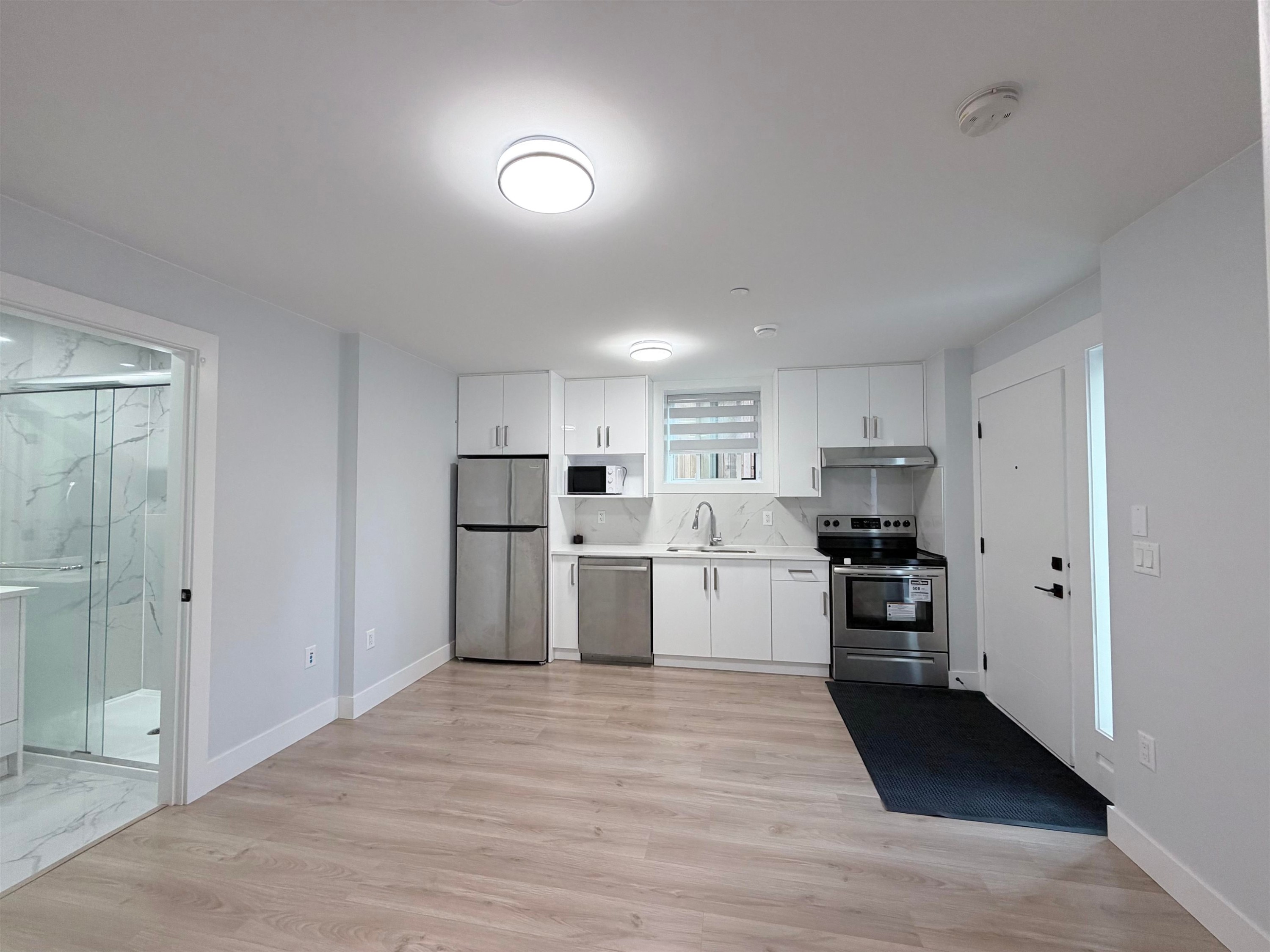 4328 Gladstone Street, Vancouver, BC - Indoor Photo Showing Kitchen