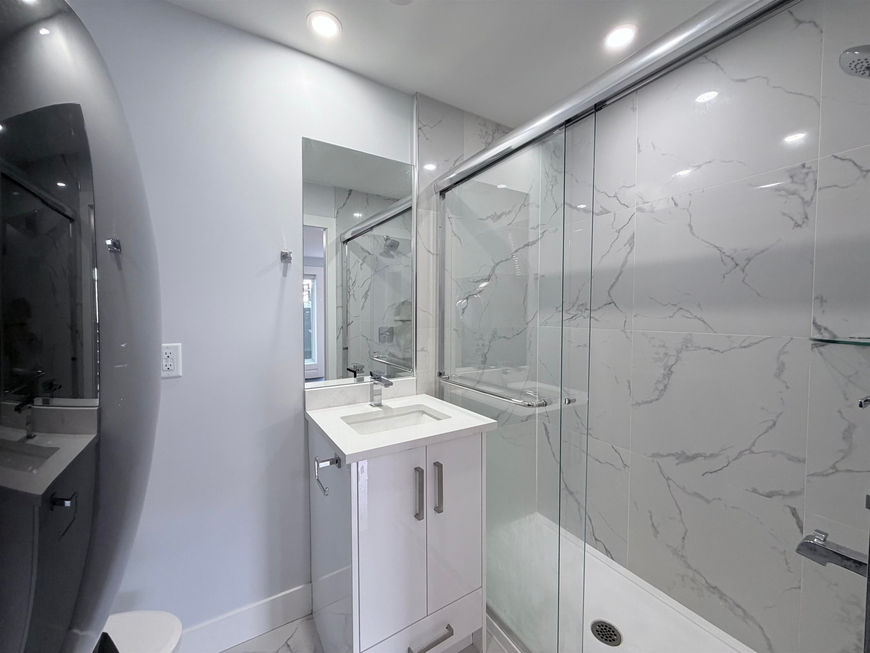 4328 Gladstone Street, Vancouver, BC - Indoor