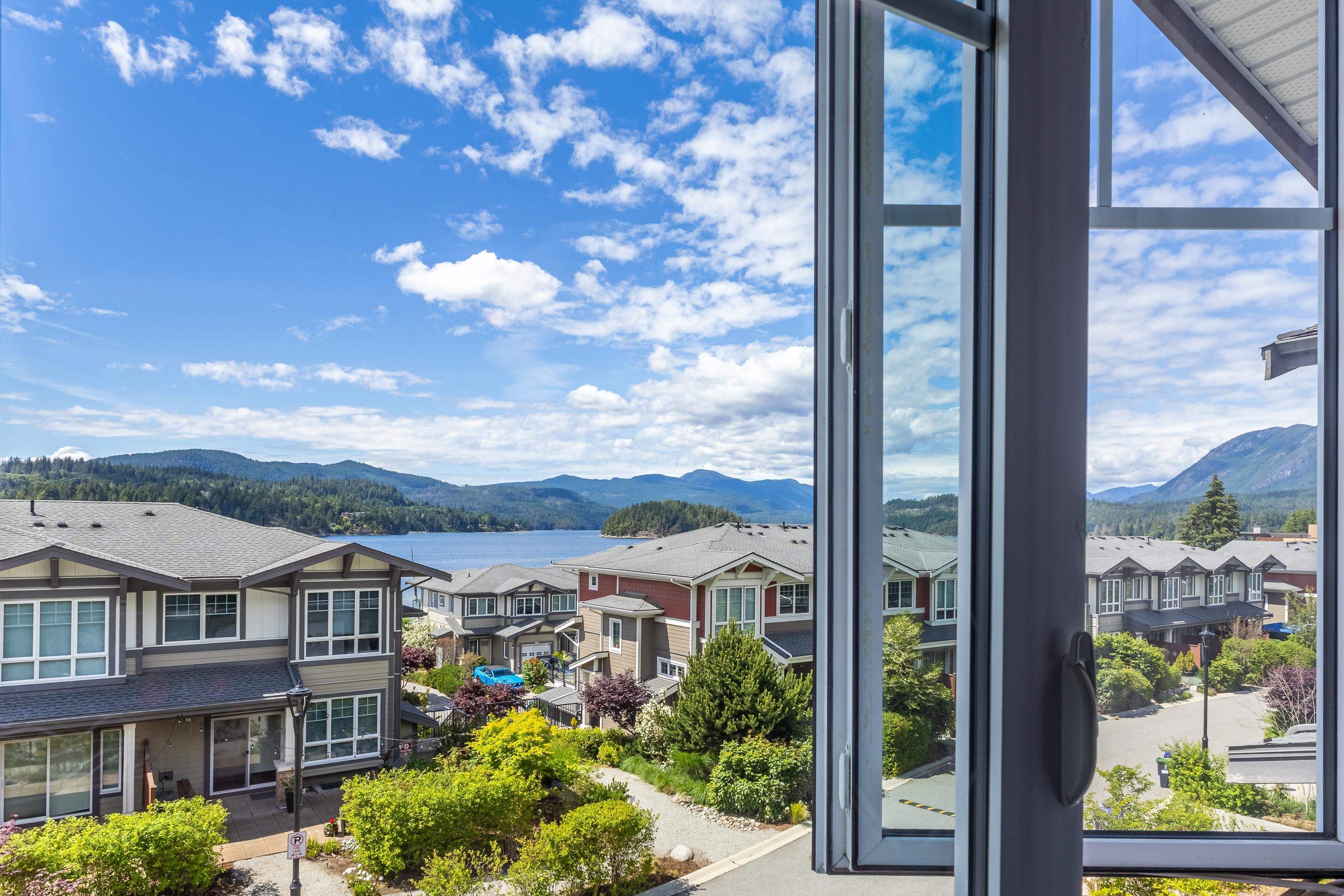 5946 Oldmill Lane, Sechelt, BC