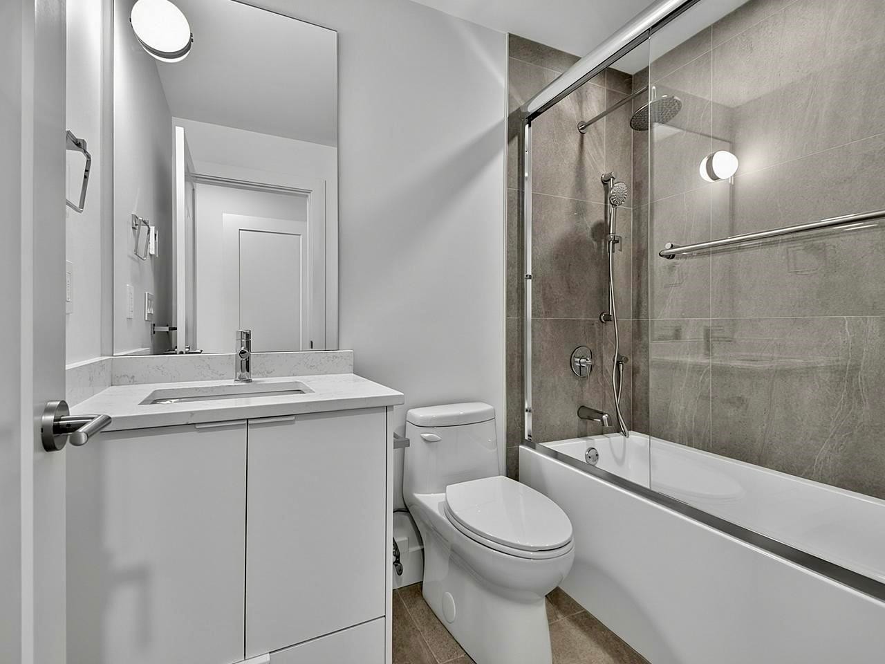 2-8029 Macpherson Avenue, Burnaby, BC