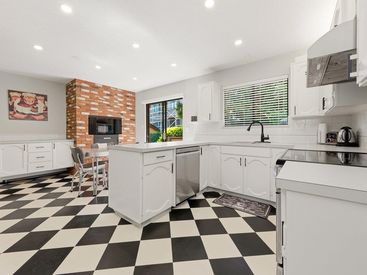 1390 Eastlawn Drive, Burnaby, BC - Indoor